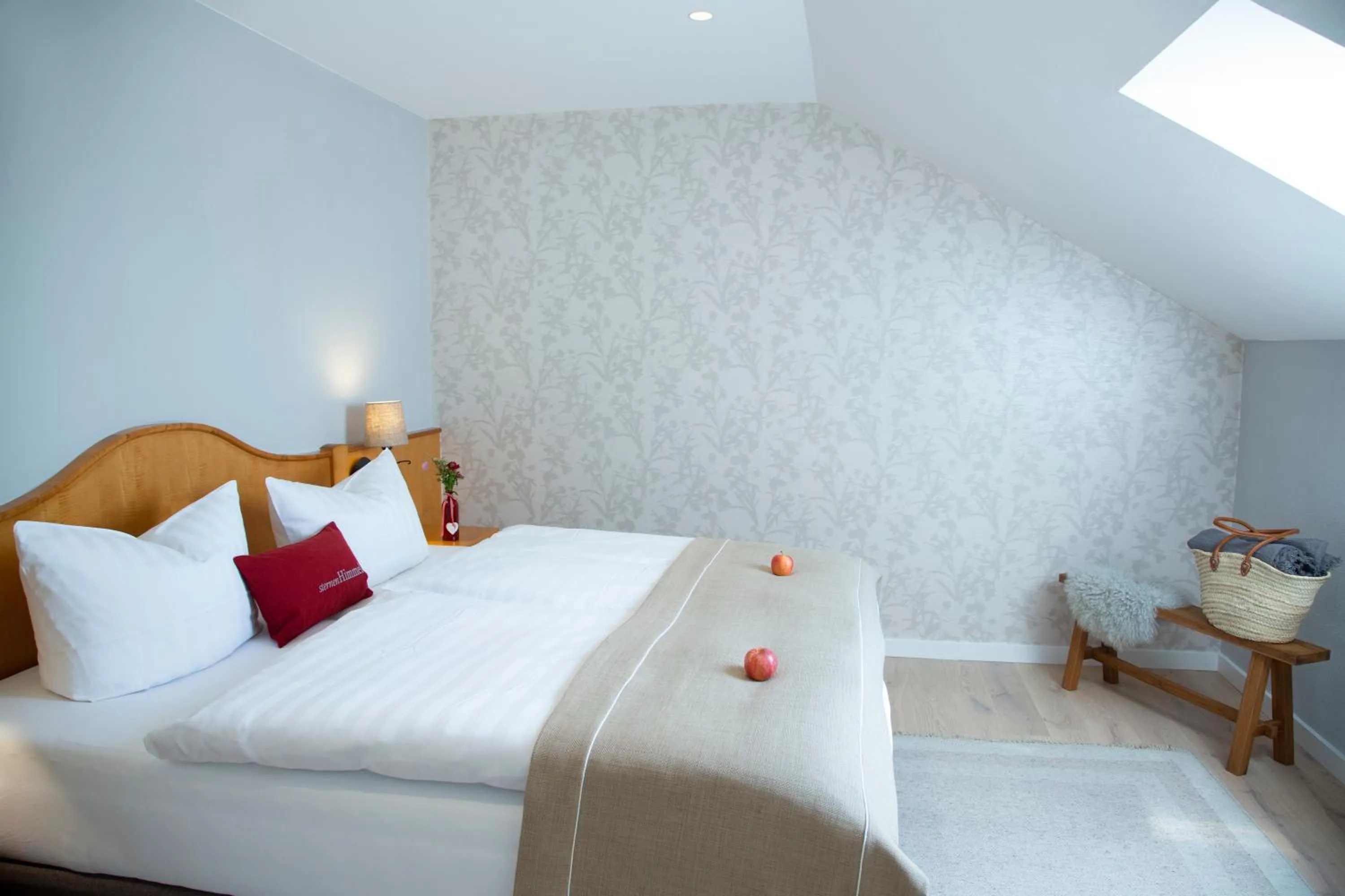 Bed in Hotel Sankt Leonhard - Dein Wohlfühlort zum Loslassen und Kraftschöpfen