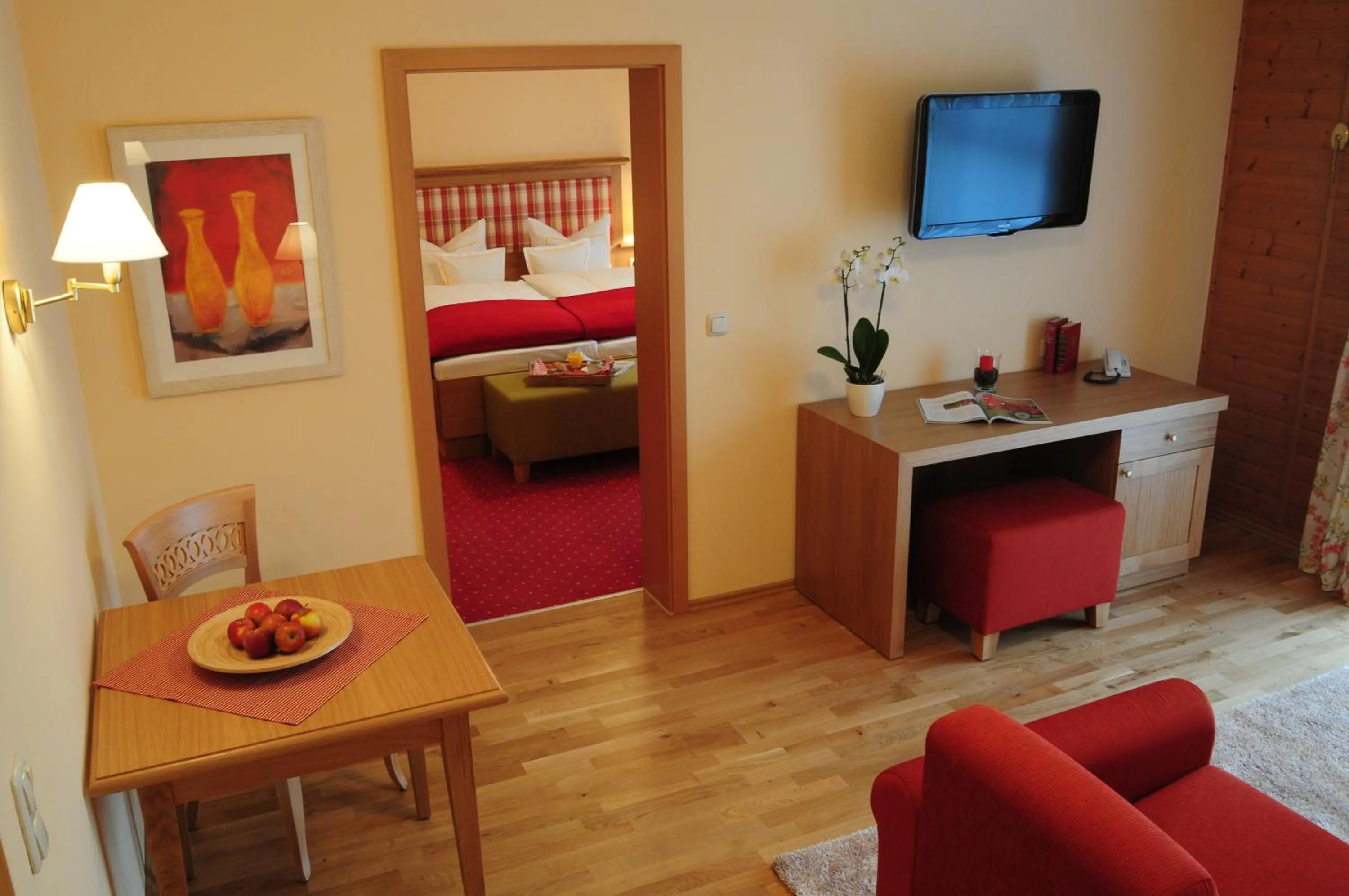 Photo of the whole room, Bed in Hotel Sankt Leonhard - Dein Wohlfühlort zum Loslassen und Kraftschöpfen