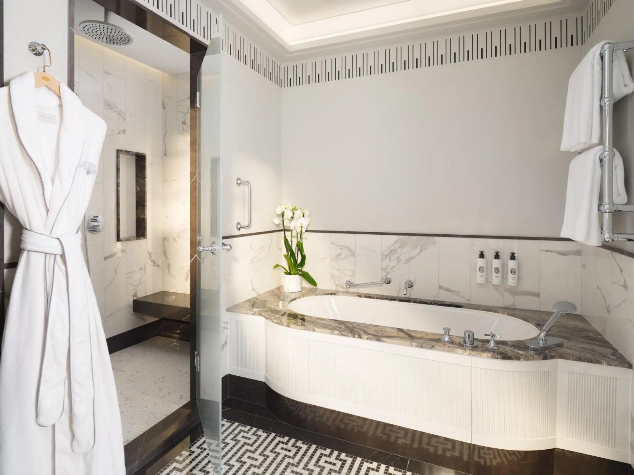 Bathroom, Bed in Mandarin Oriental, Vienna