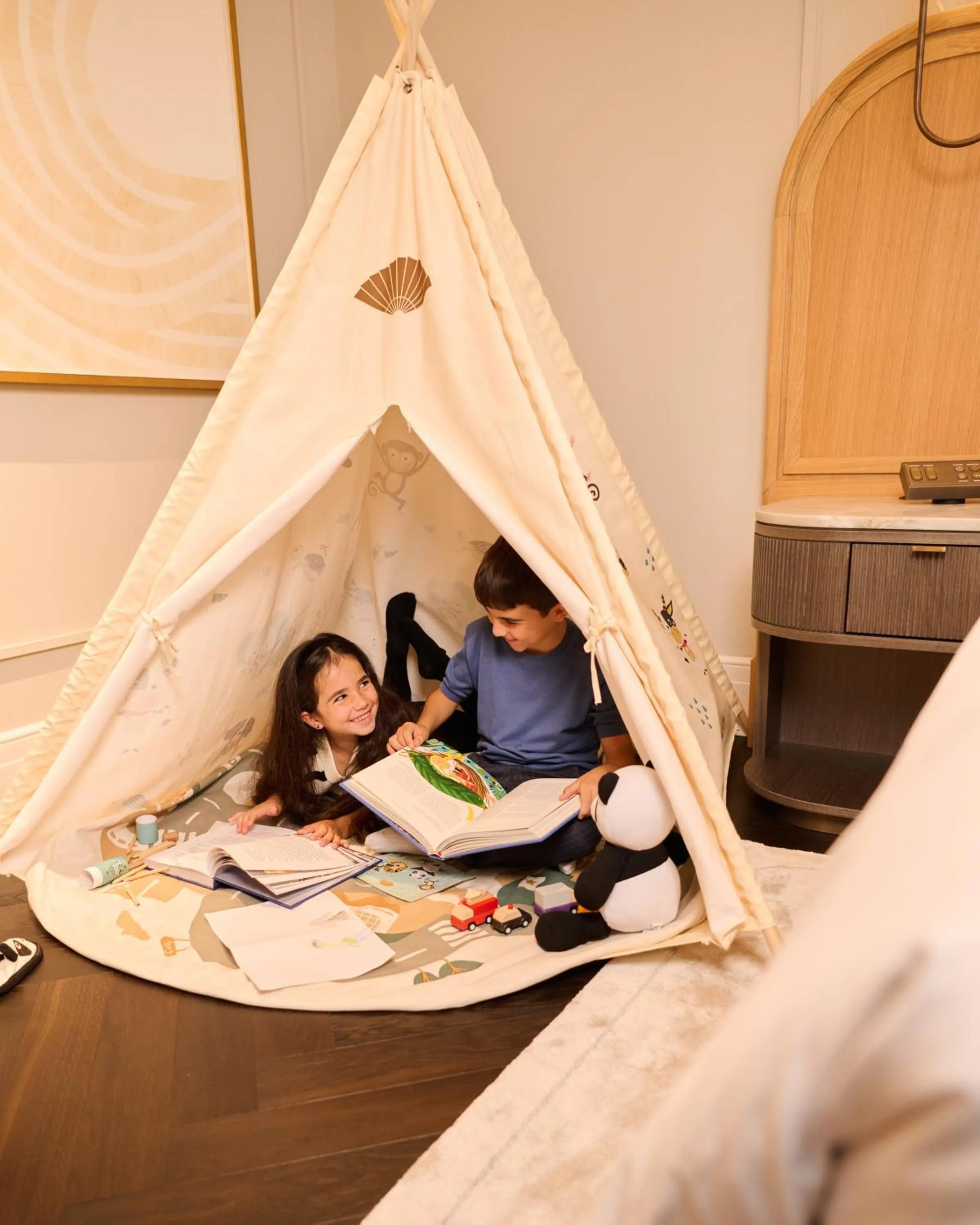 Photo of the whole room, Bed in Mandarin Oriental, Vienna