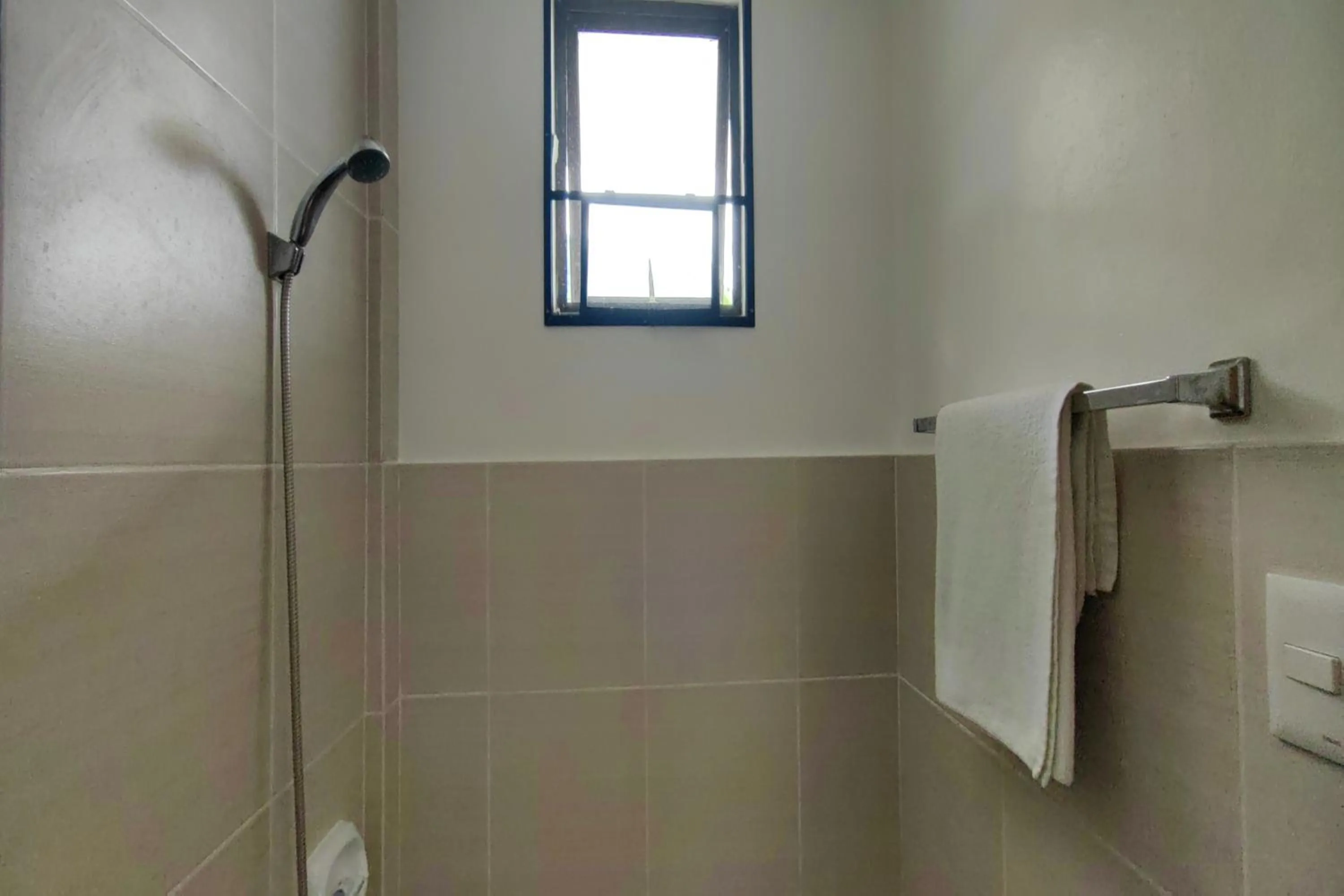 Shower in Kamalay Pension House