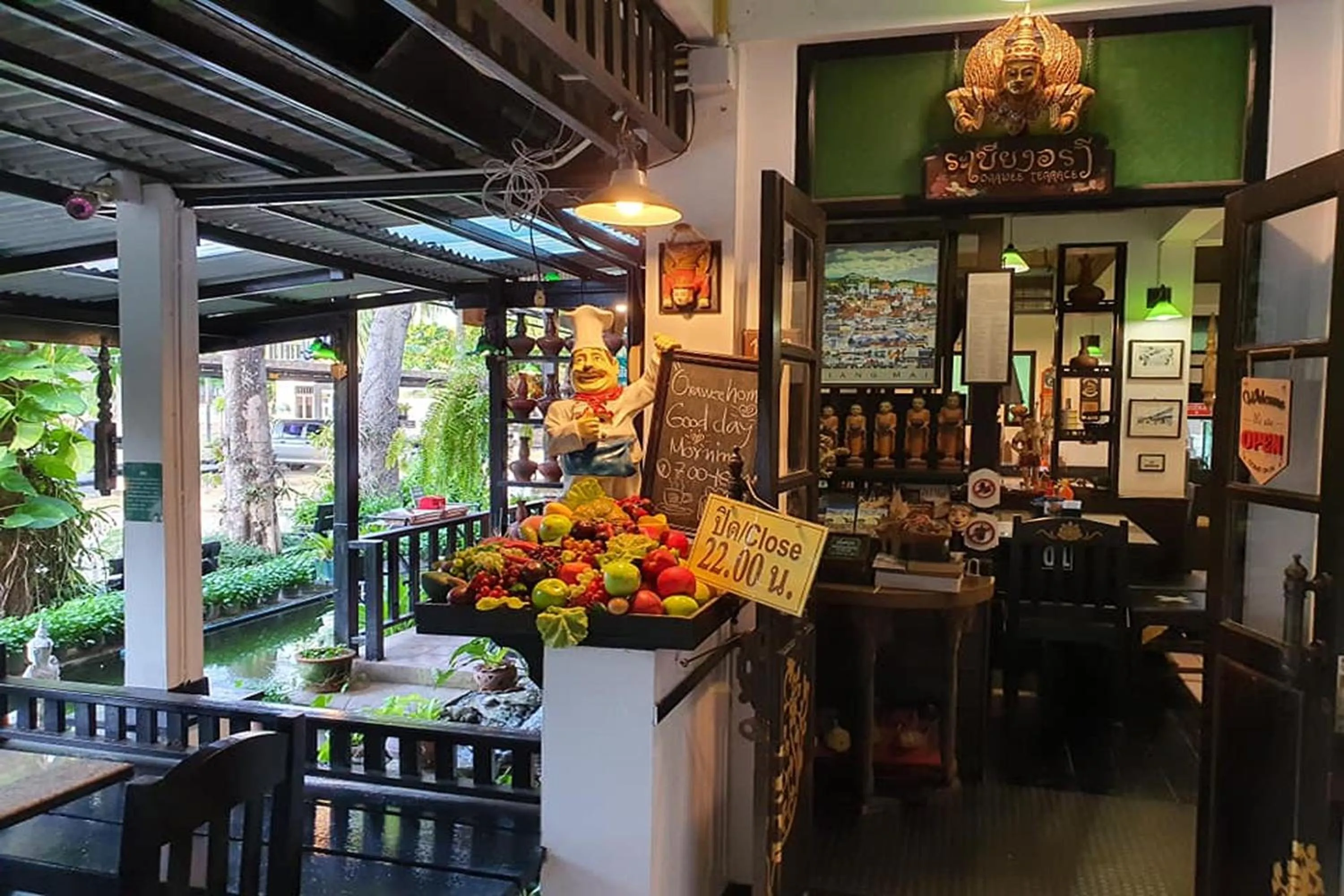 Restaurant/places to eat in Baan Orawee Boutique Hotel