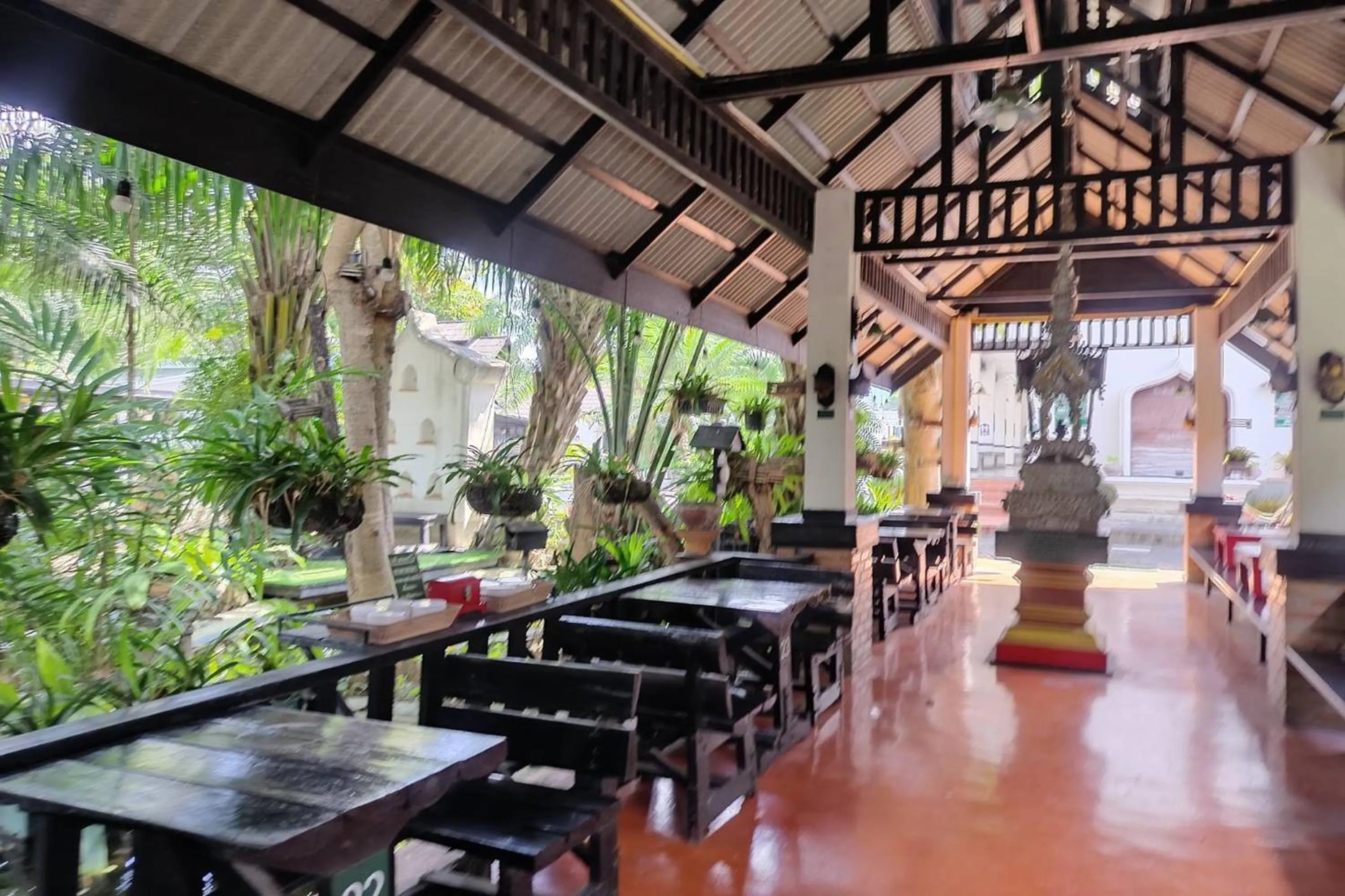 Restaurant/places to eat in Baan Orawee Boutique Hotel