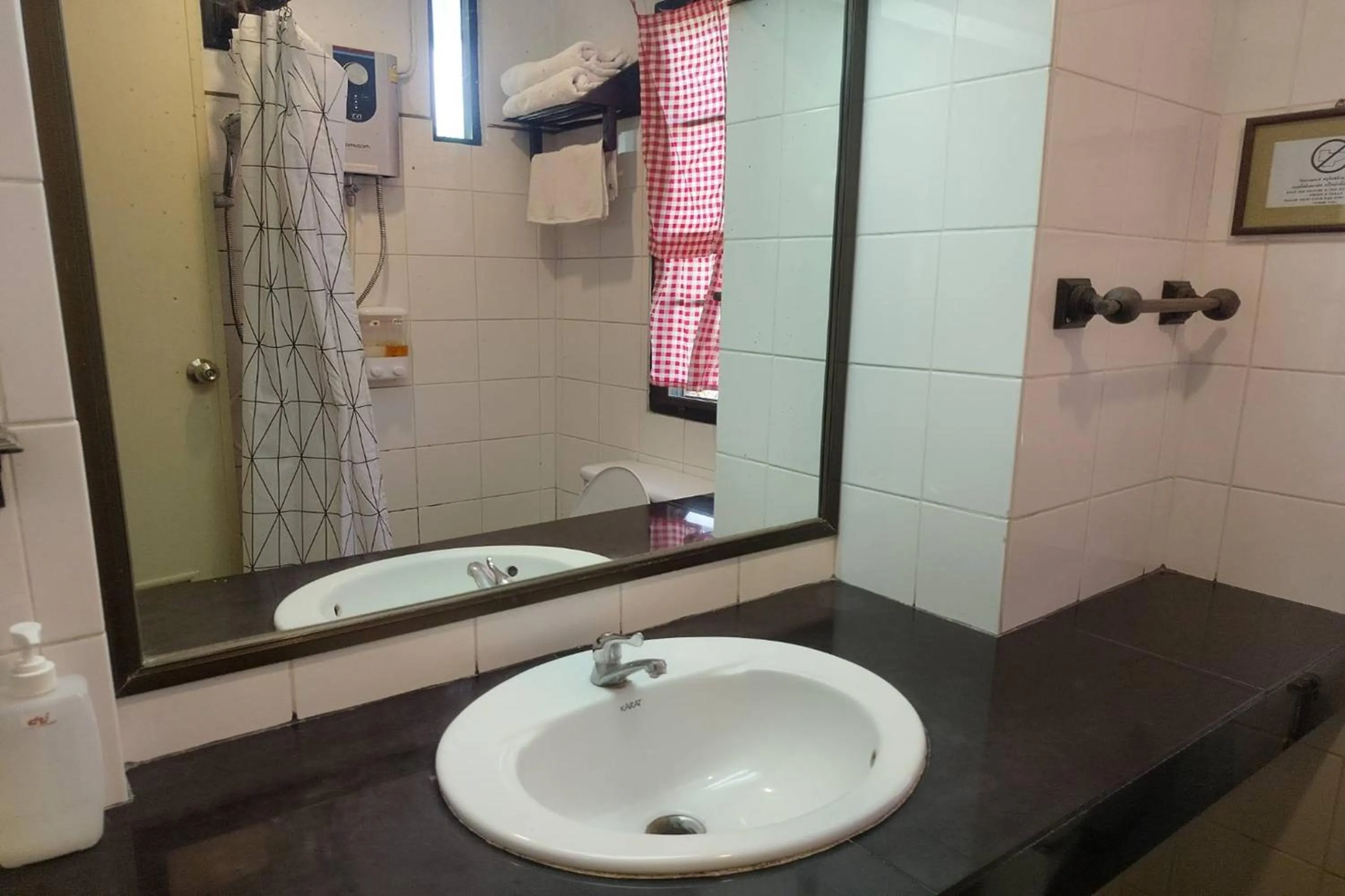 Bathroom in Baan Orawee Boutique Hotel