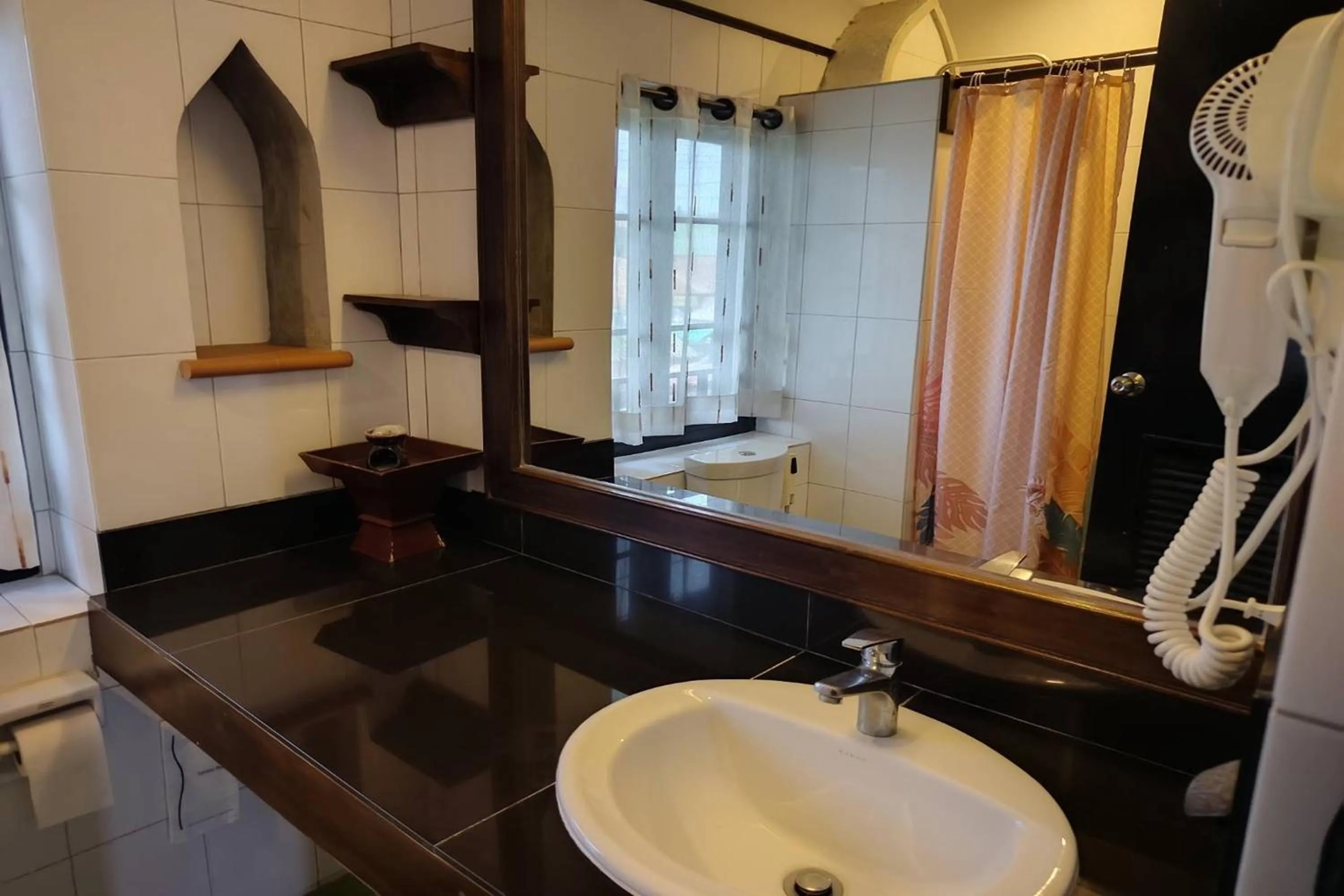 Bathroom in Baan Orawee Boutique Hotel