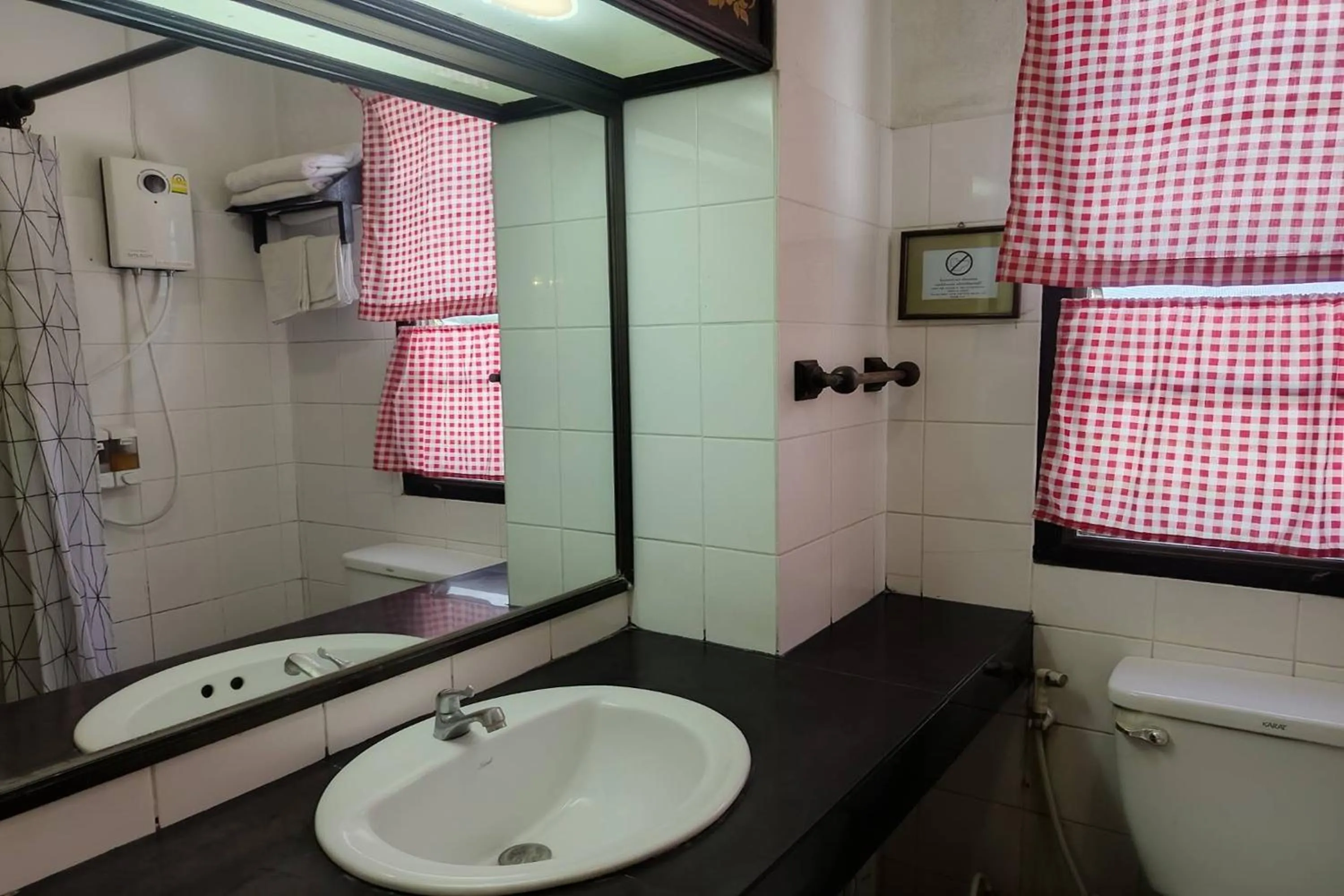 Bathroom in Baan Orawee Boutique Hotel