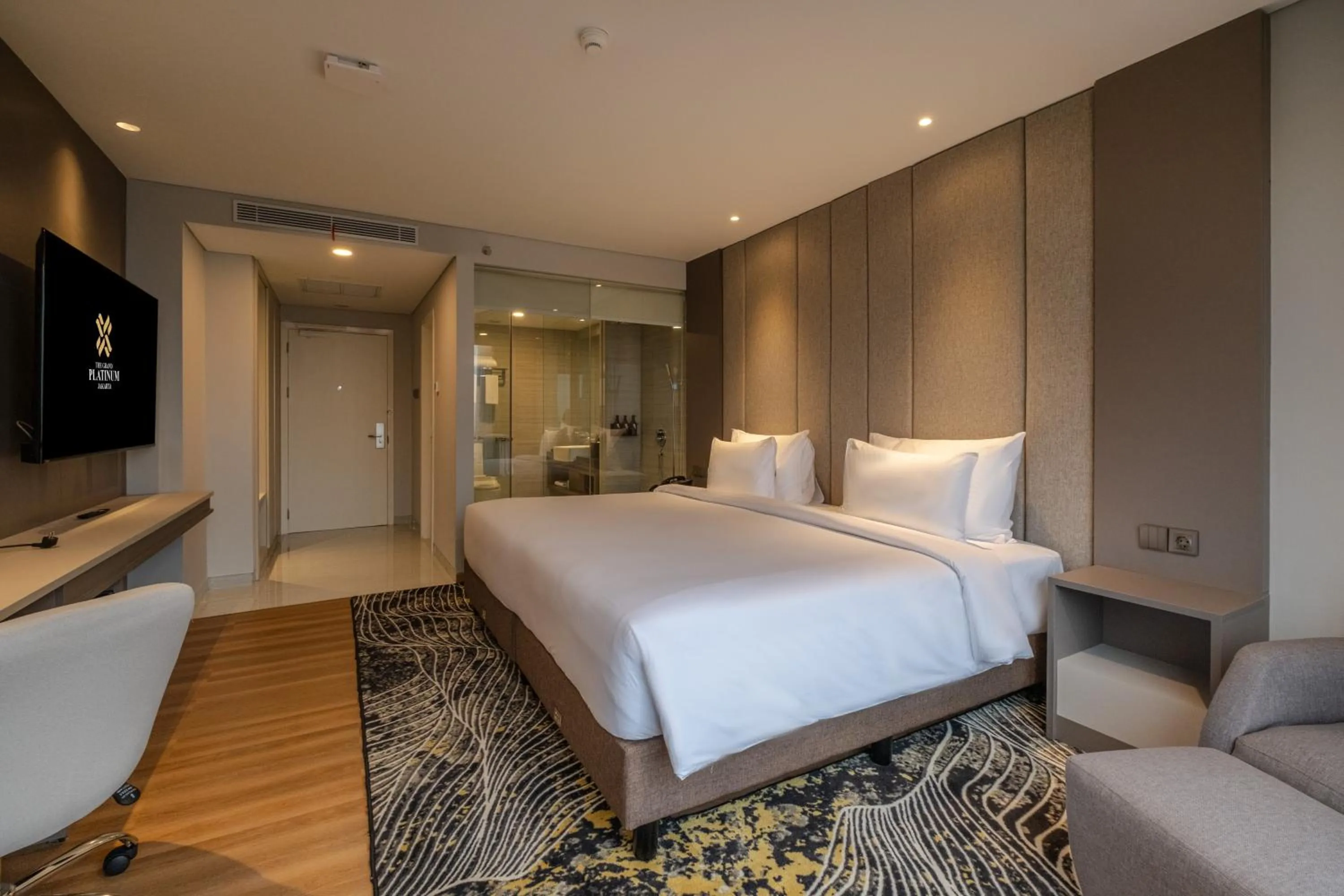 TV and multimedia, Bed in The Grand Platinum Jakarta