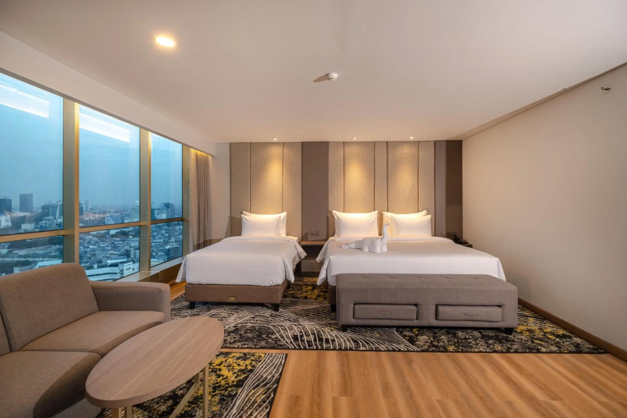 TV and multimedia, Bed in The Grand Platinum Jakarta