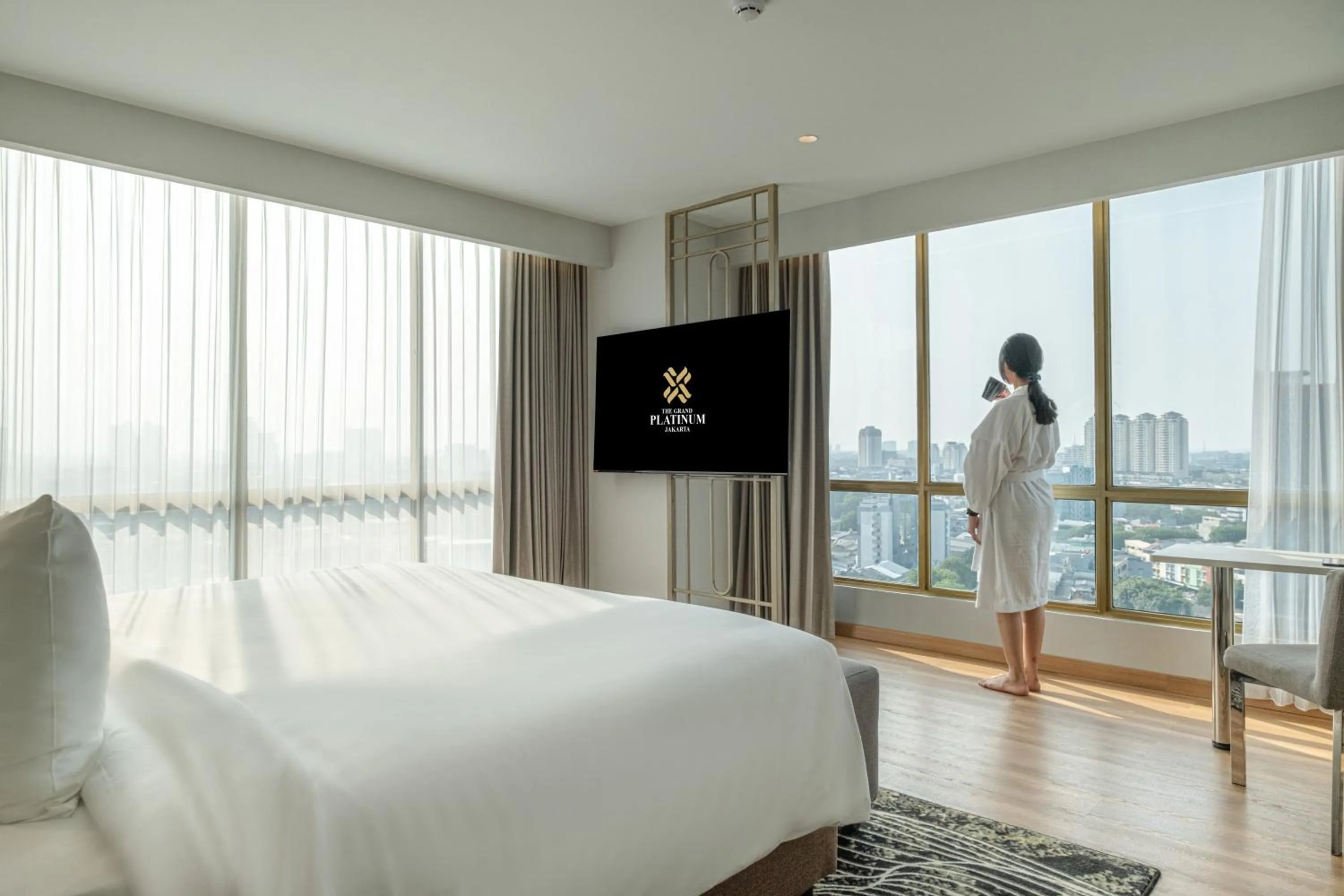 TV and multimedia, Bed in The Grand Platinum Jakarta