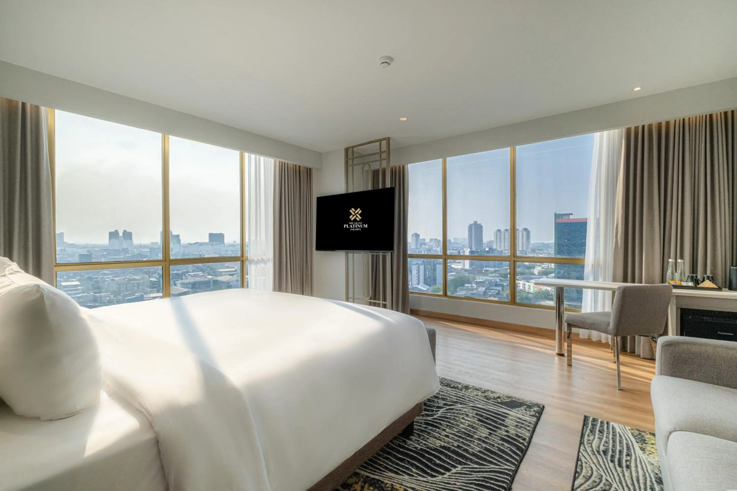 TV and multimedia, Bed in The Grand Platinum Jakarta
