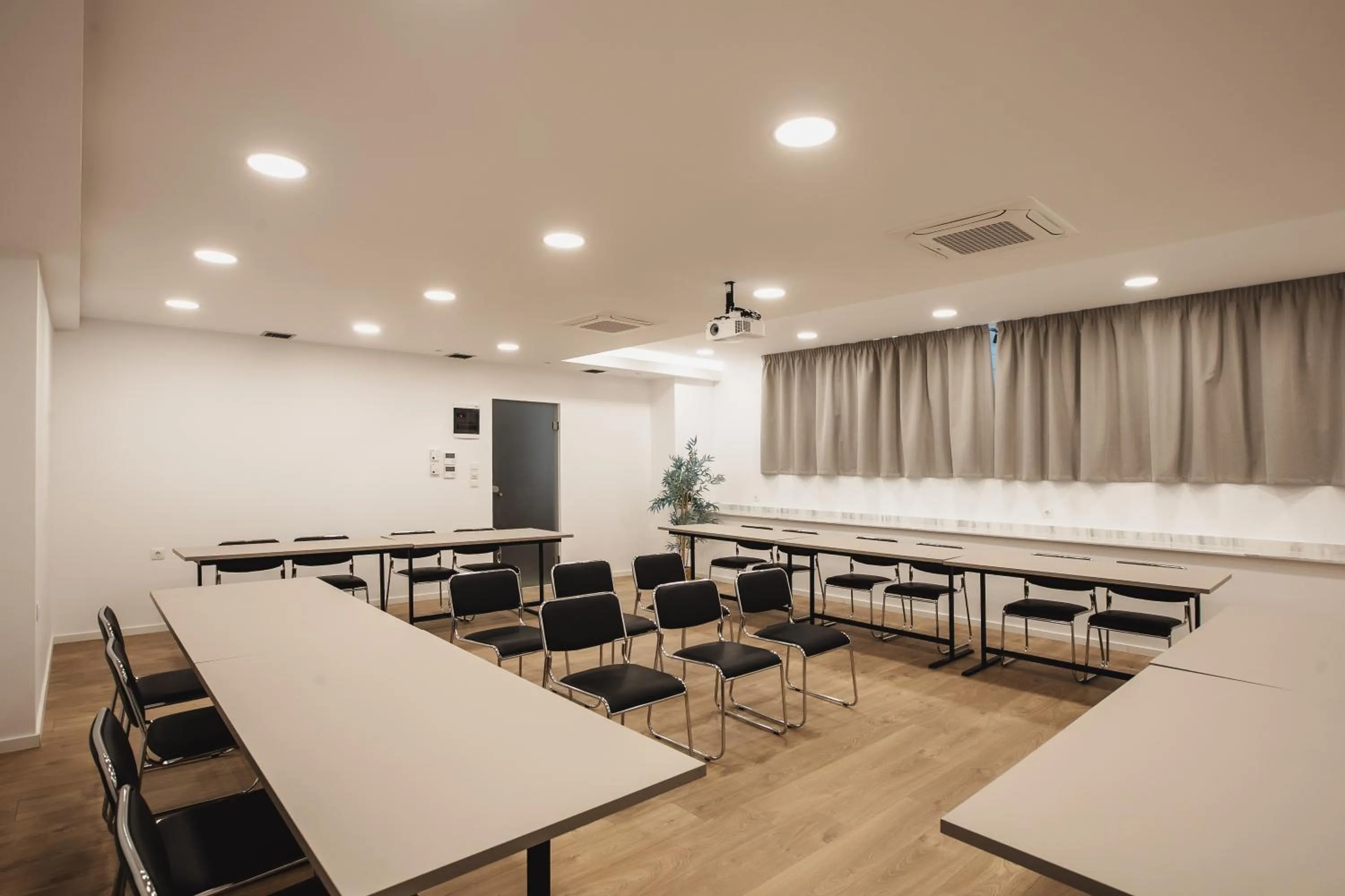Meeting/conference room in Electra Hotel