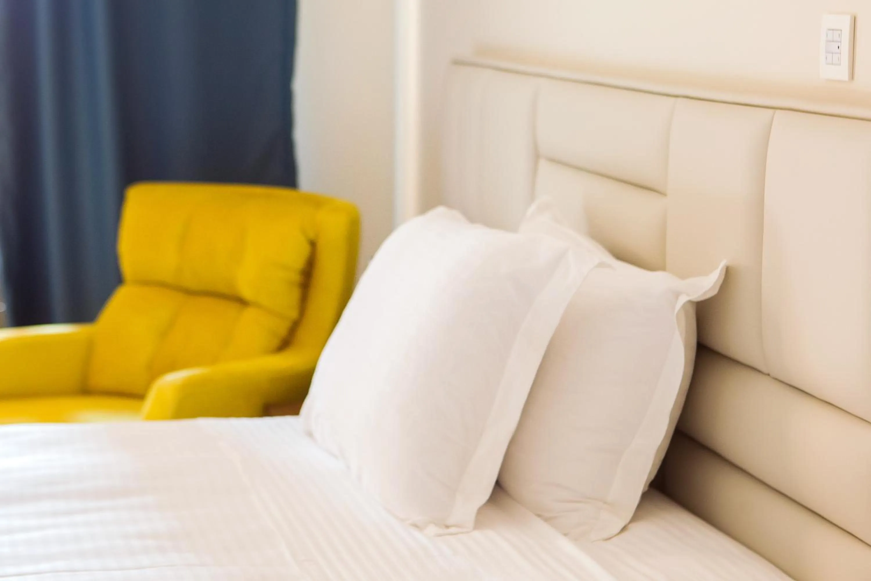 Bedroom, Bed in Electra Hotel