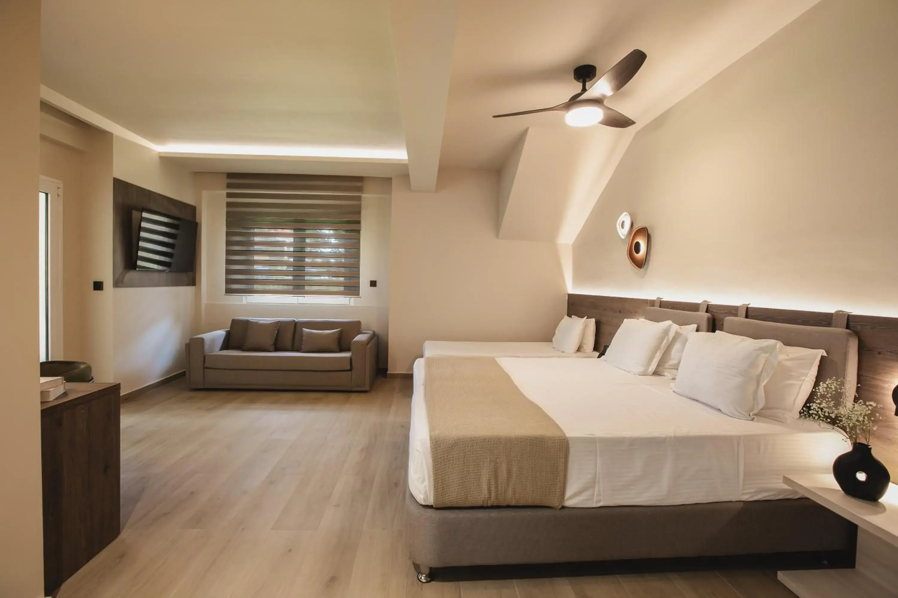 Bed in Electra Hotel Bed in Electra Hotel