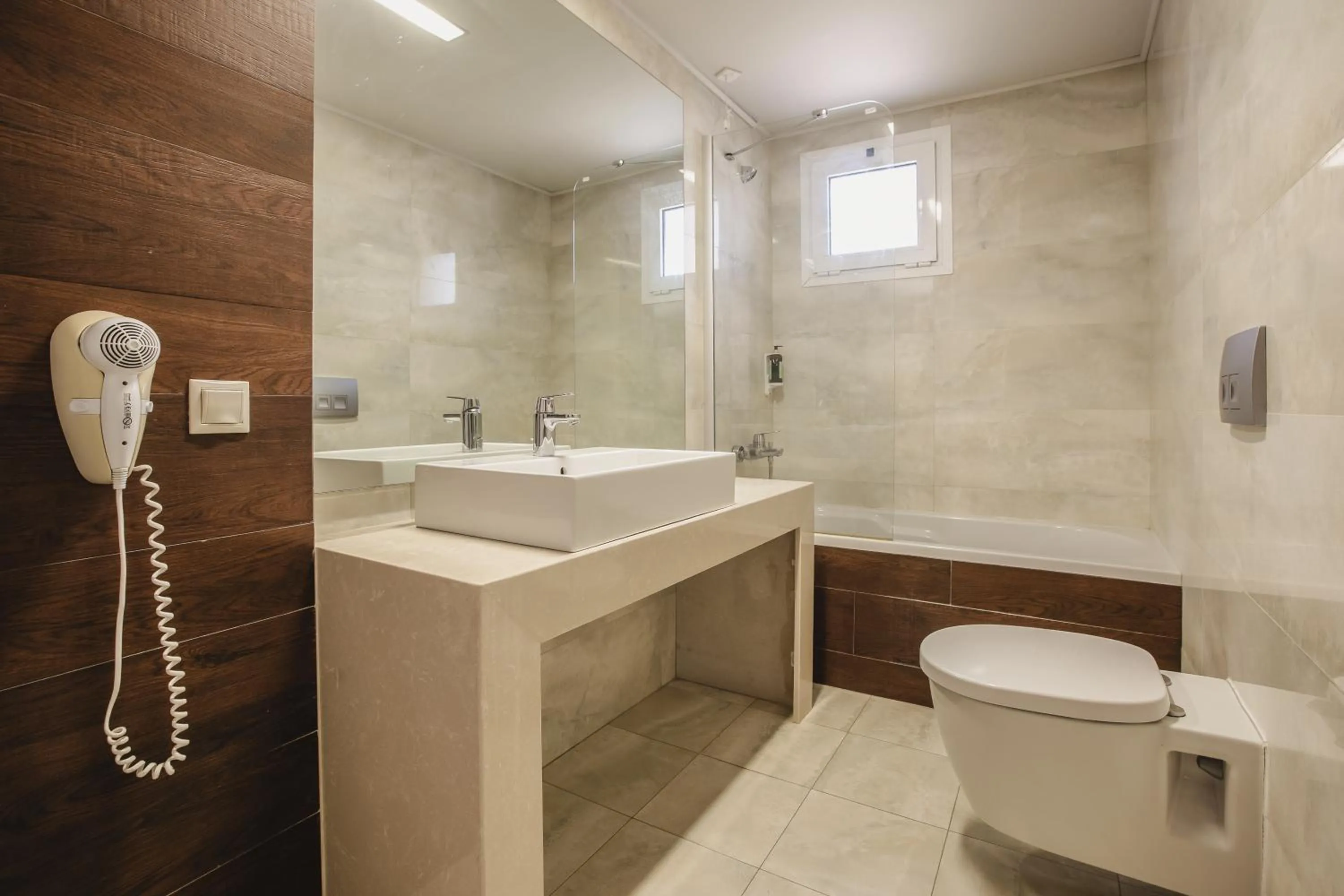 Toilet in Electra Hotel