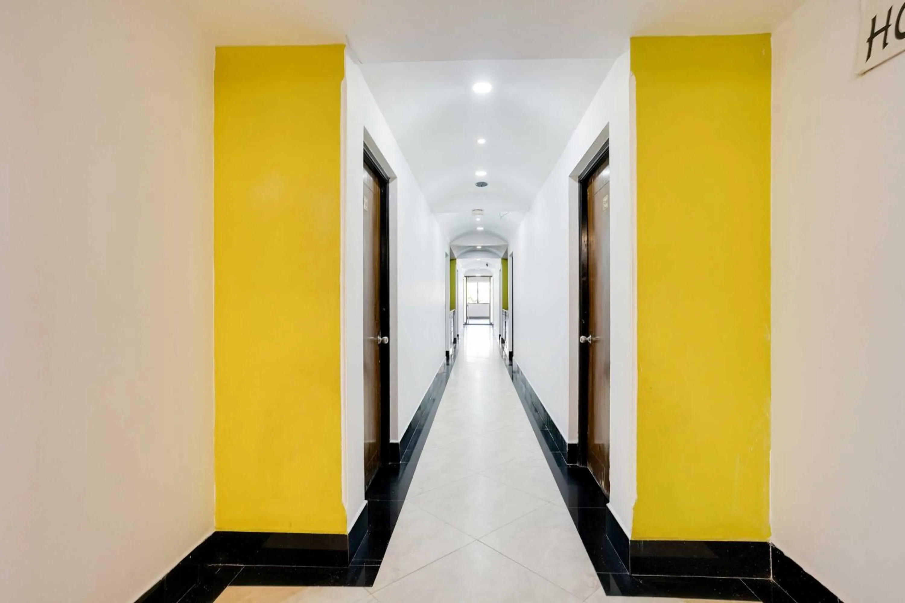 Lobby or reception in Townhouse Oak Margao Market
