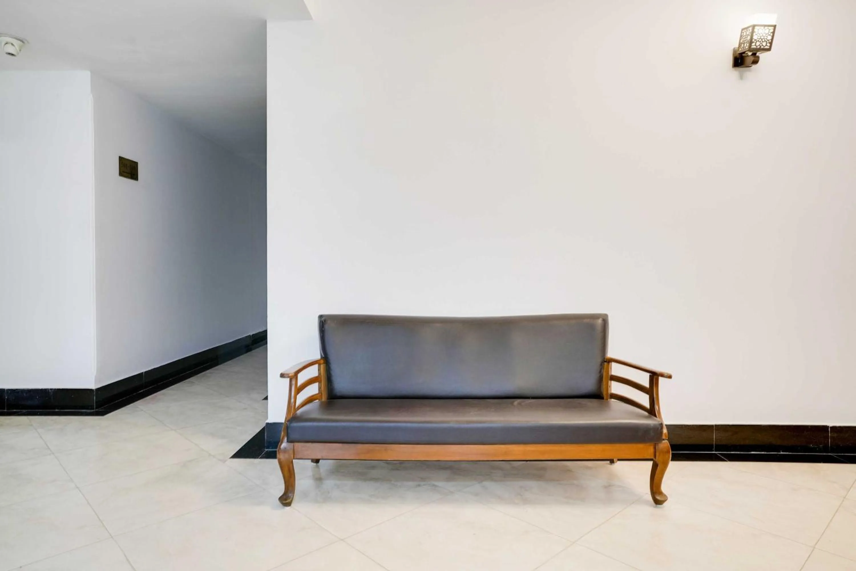 Lobby or reception in Townhouse Oak Margao Market