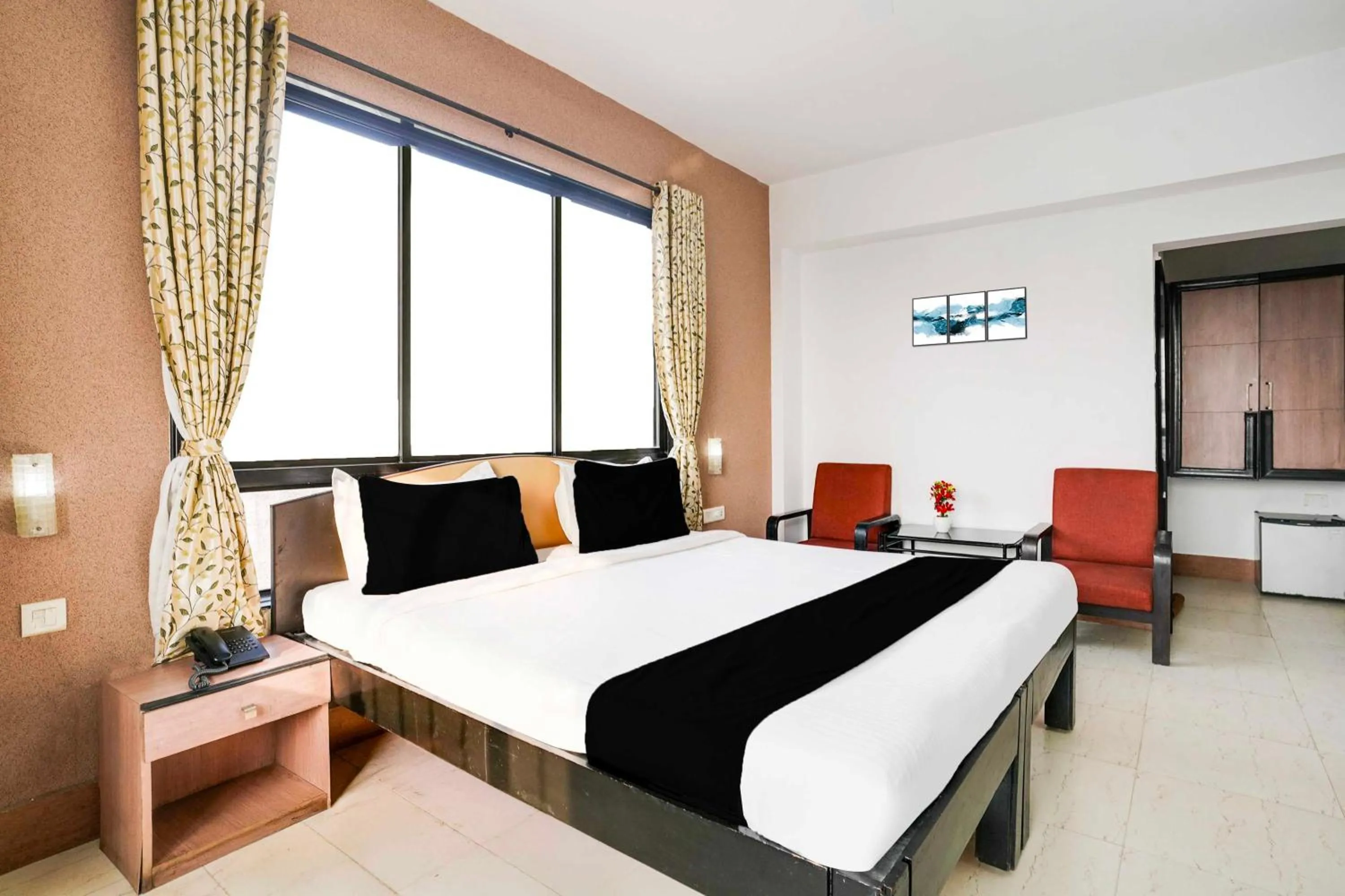 Bedroom, Bed in Townhouse Oak Margao Market