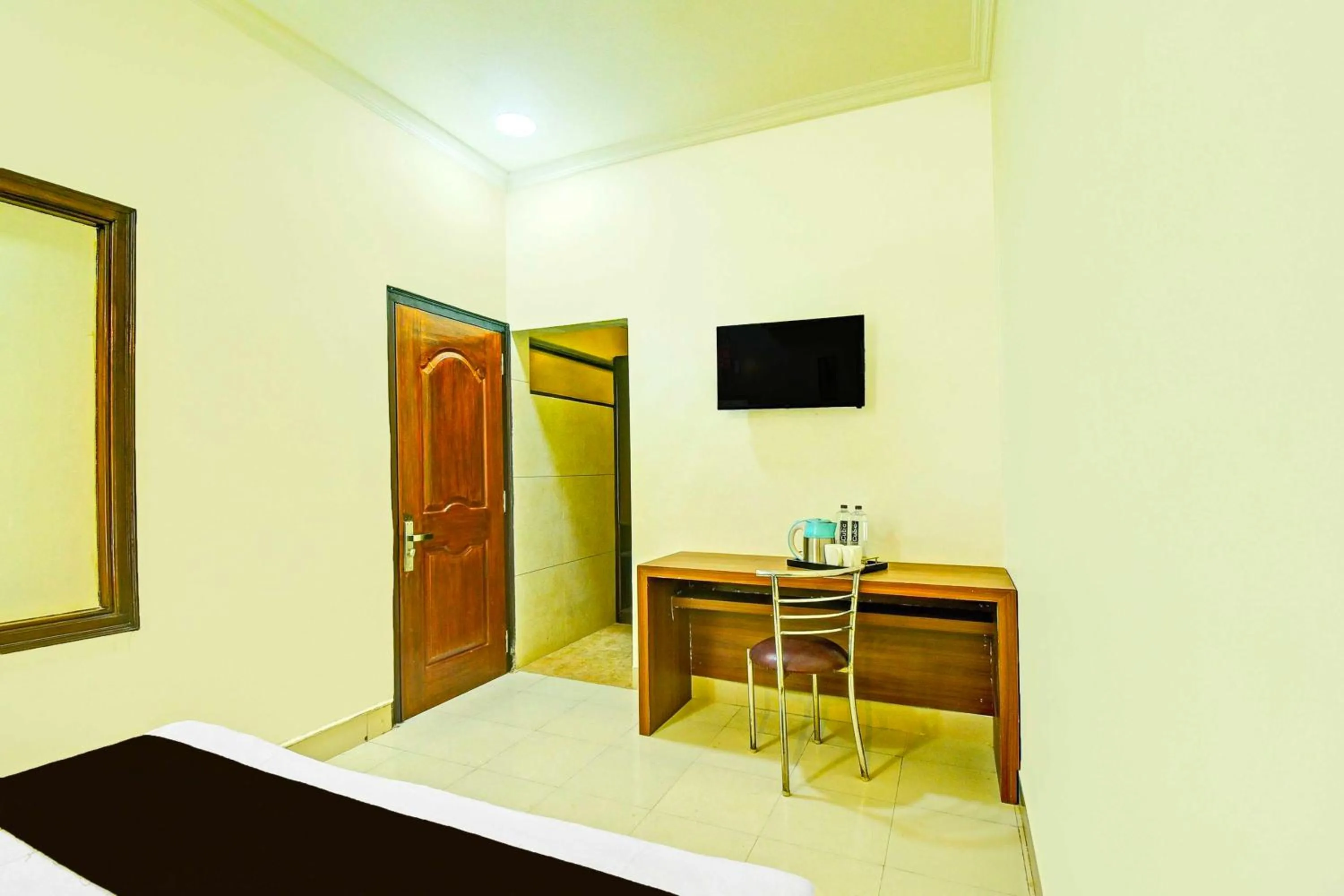Bedroom in Collection O JLN Marg