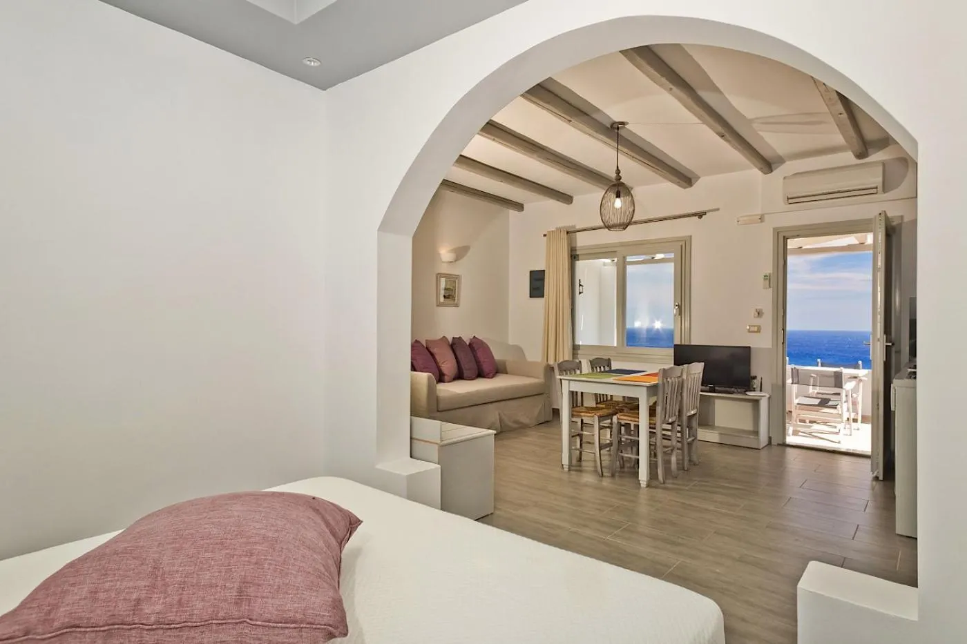 Bed in Alsalos villas