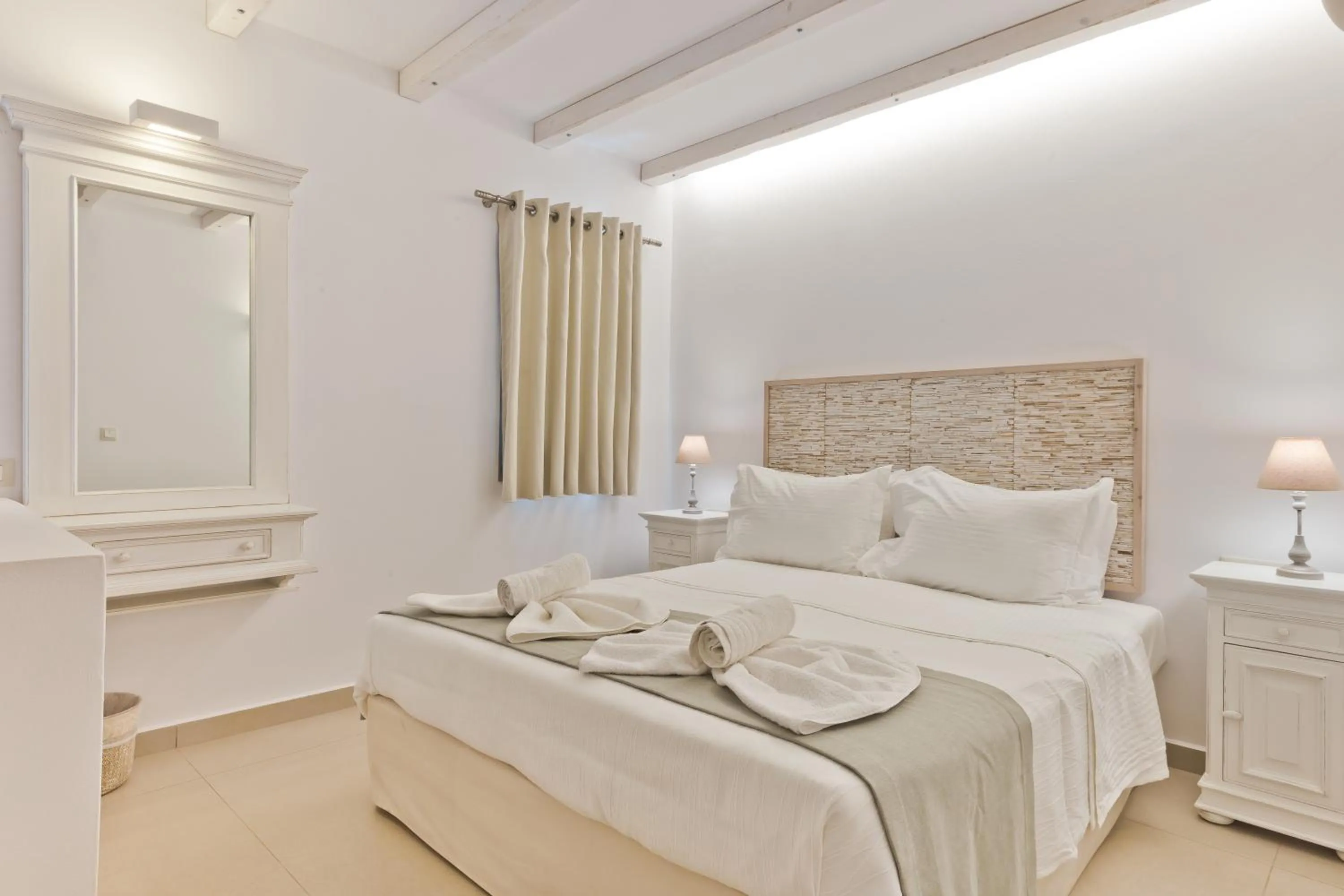 Bed in Alsalos villas