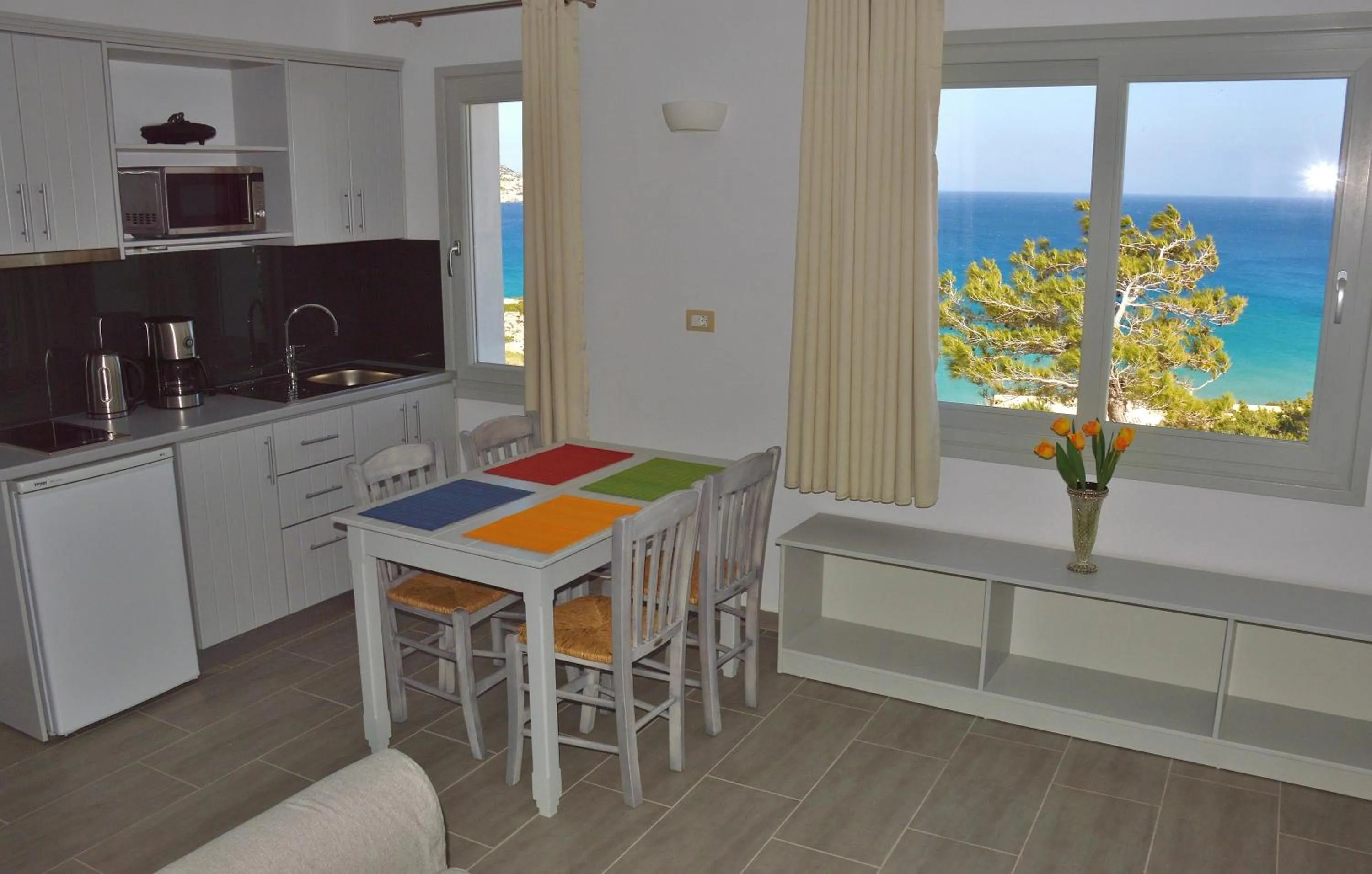 Dining area in Alsalos villas