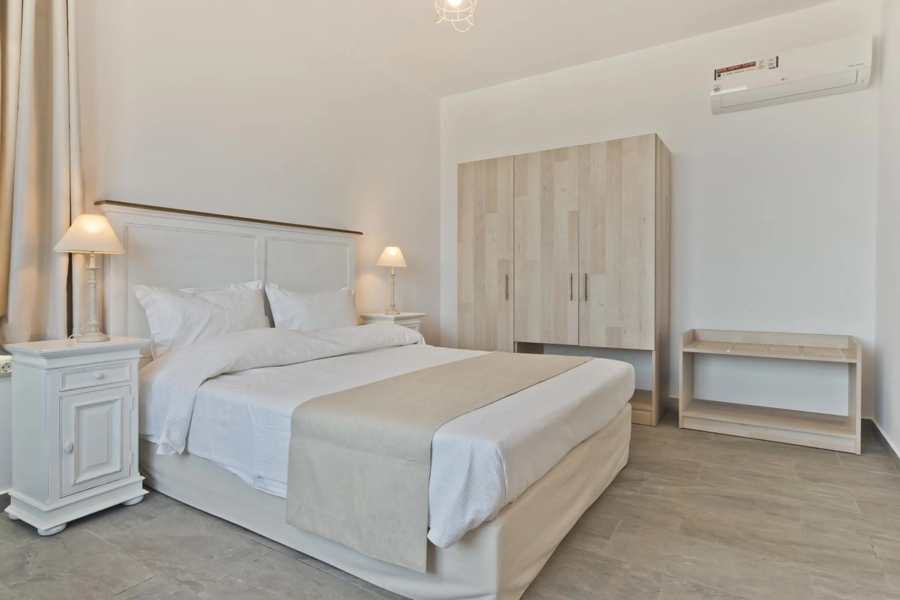 Bed in Alsalos villas