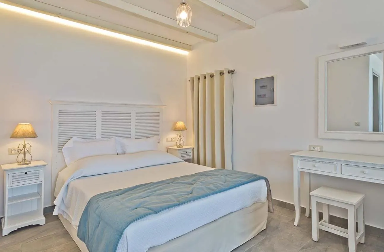 Bed in Alsalos villas