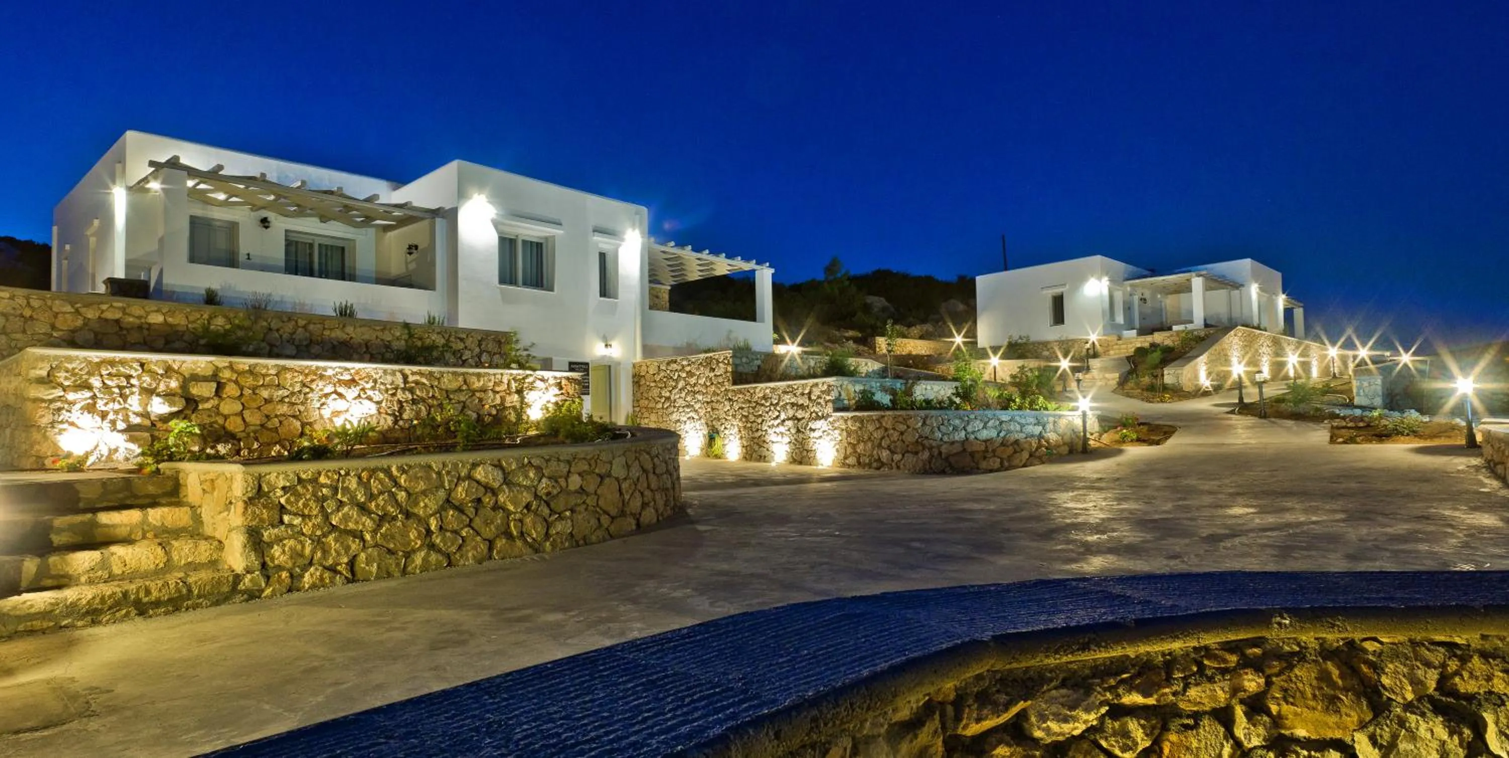 Night in Alsalos villas