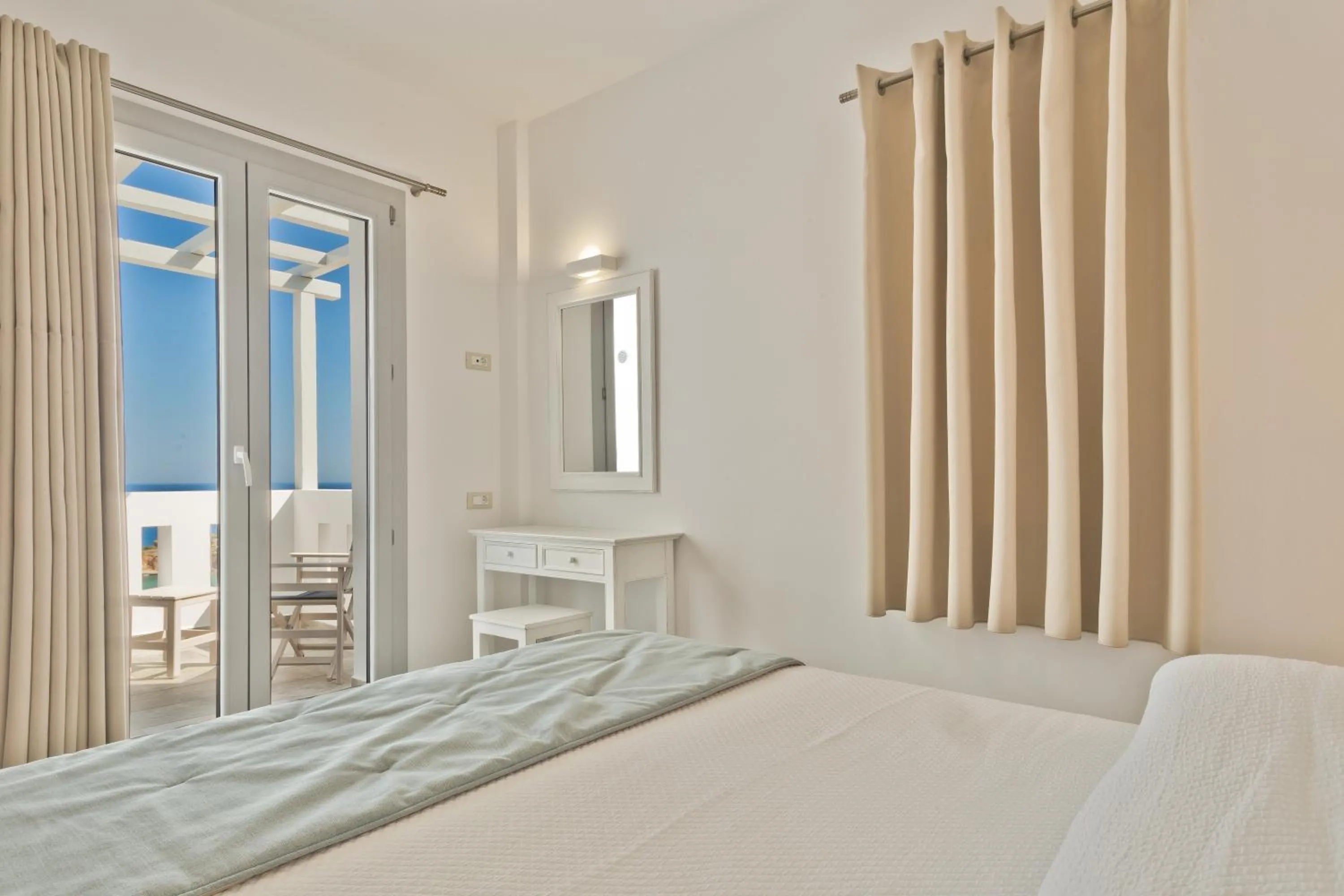 Bed in Alsalos villas