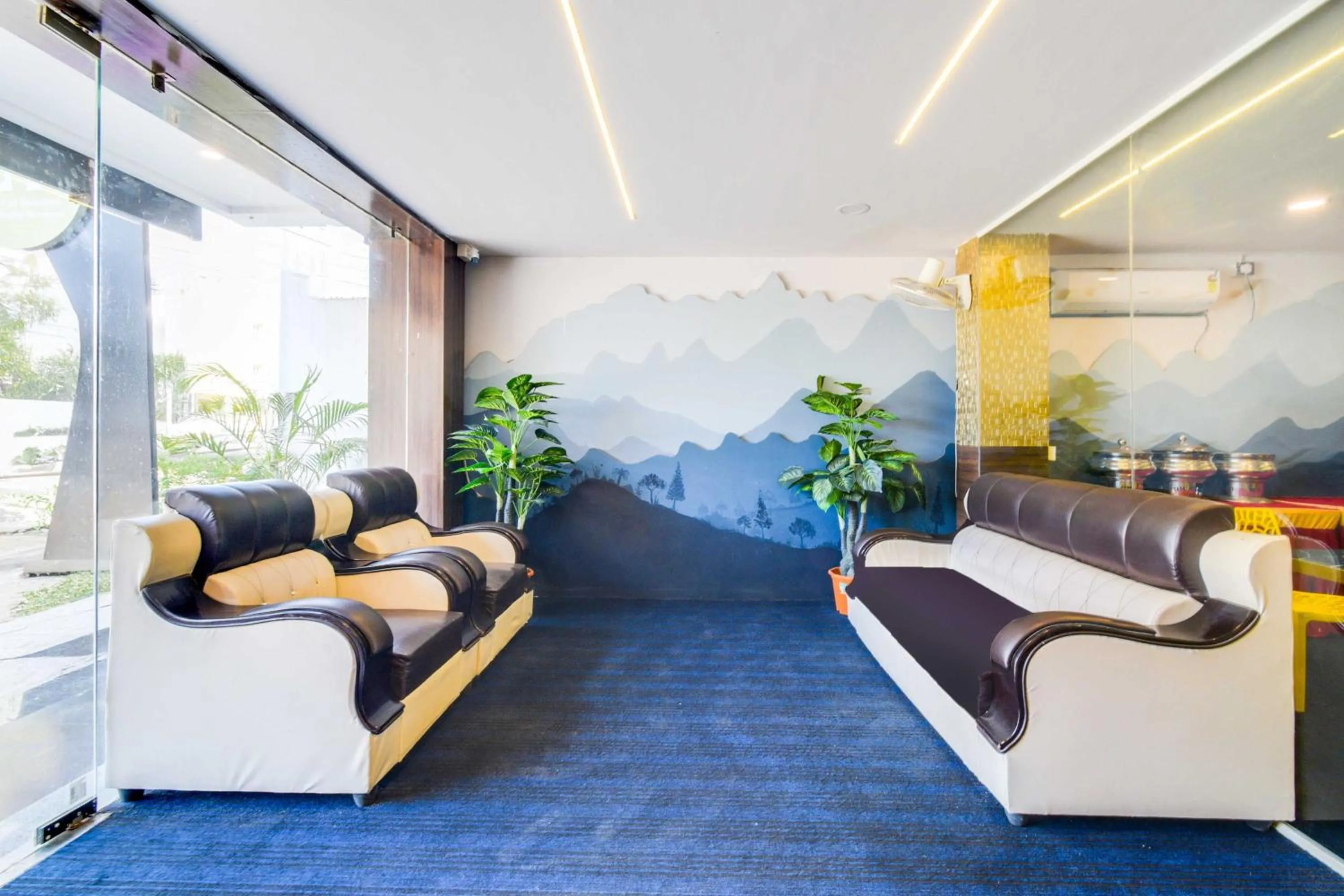 Lobby or reception in Townhouse Oak Shamshabad Paradise