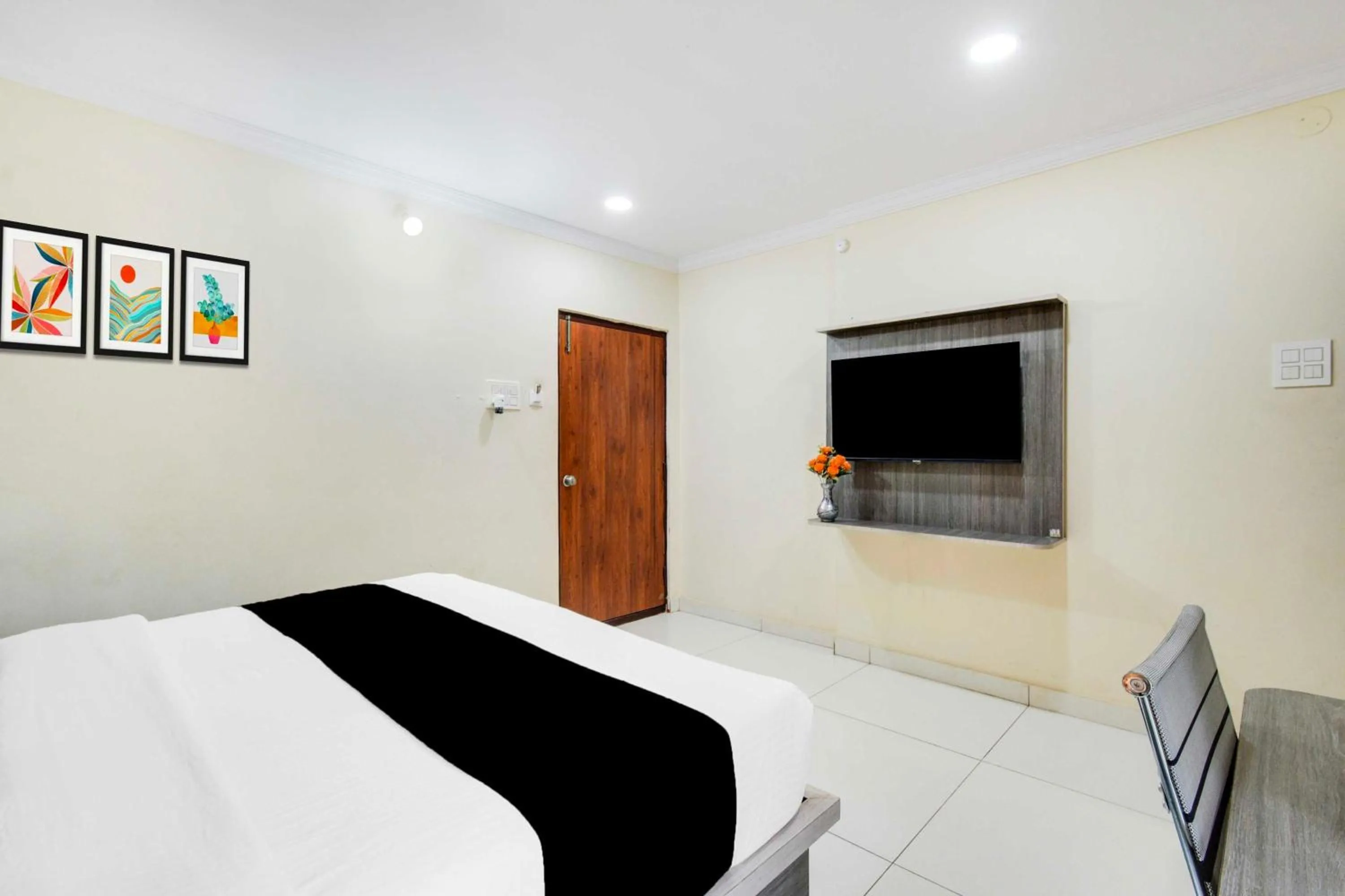 Bedroom, Bed in Townhouse Oak Shamshabad Paradise