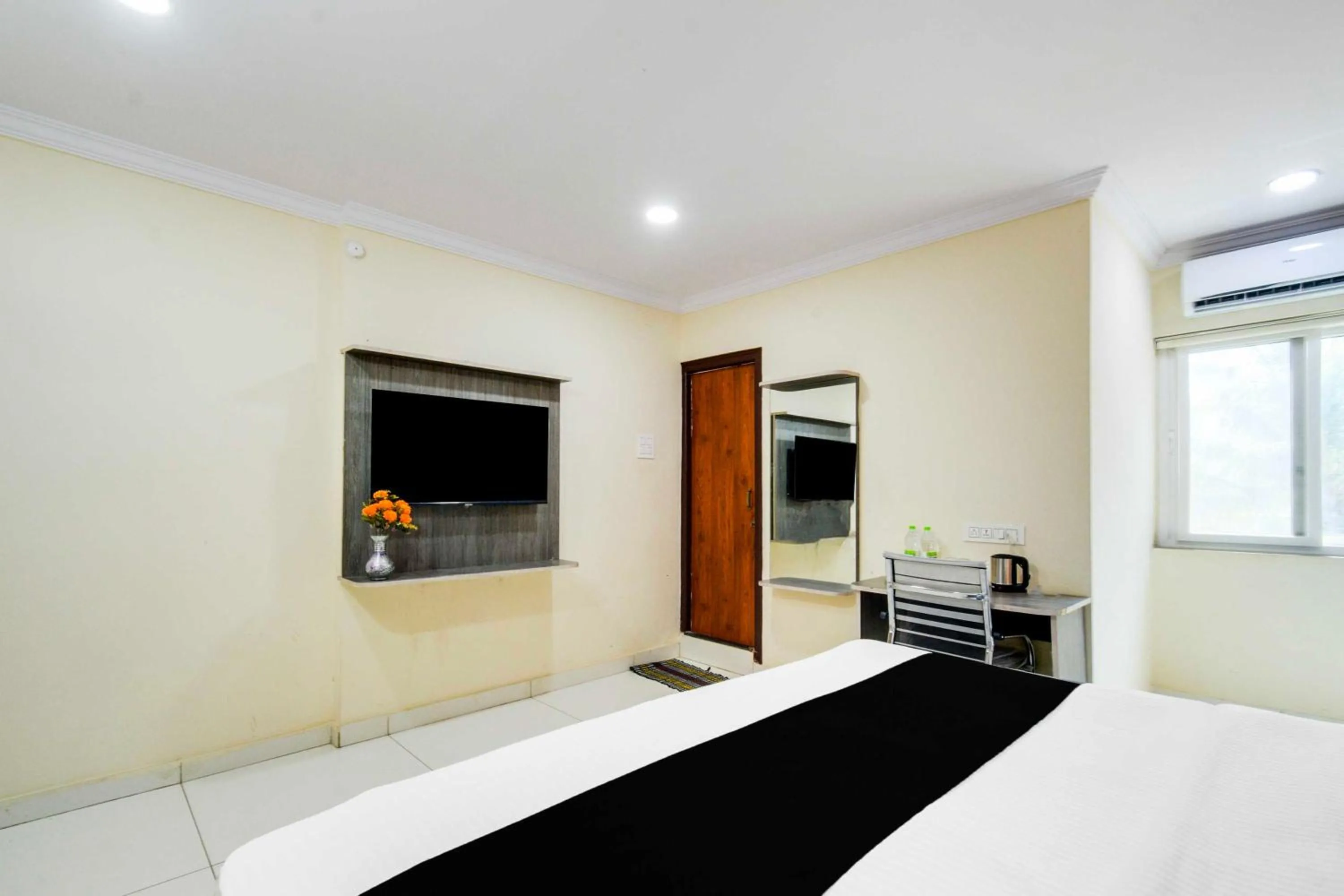 Bedroom, Bed in Townhouse Oak Shamshabad Paradise