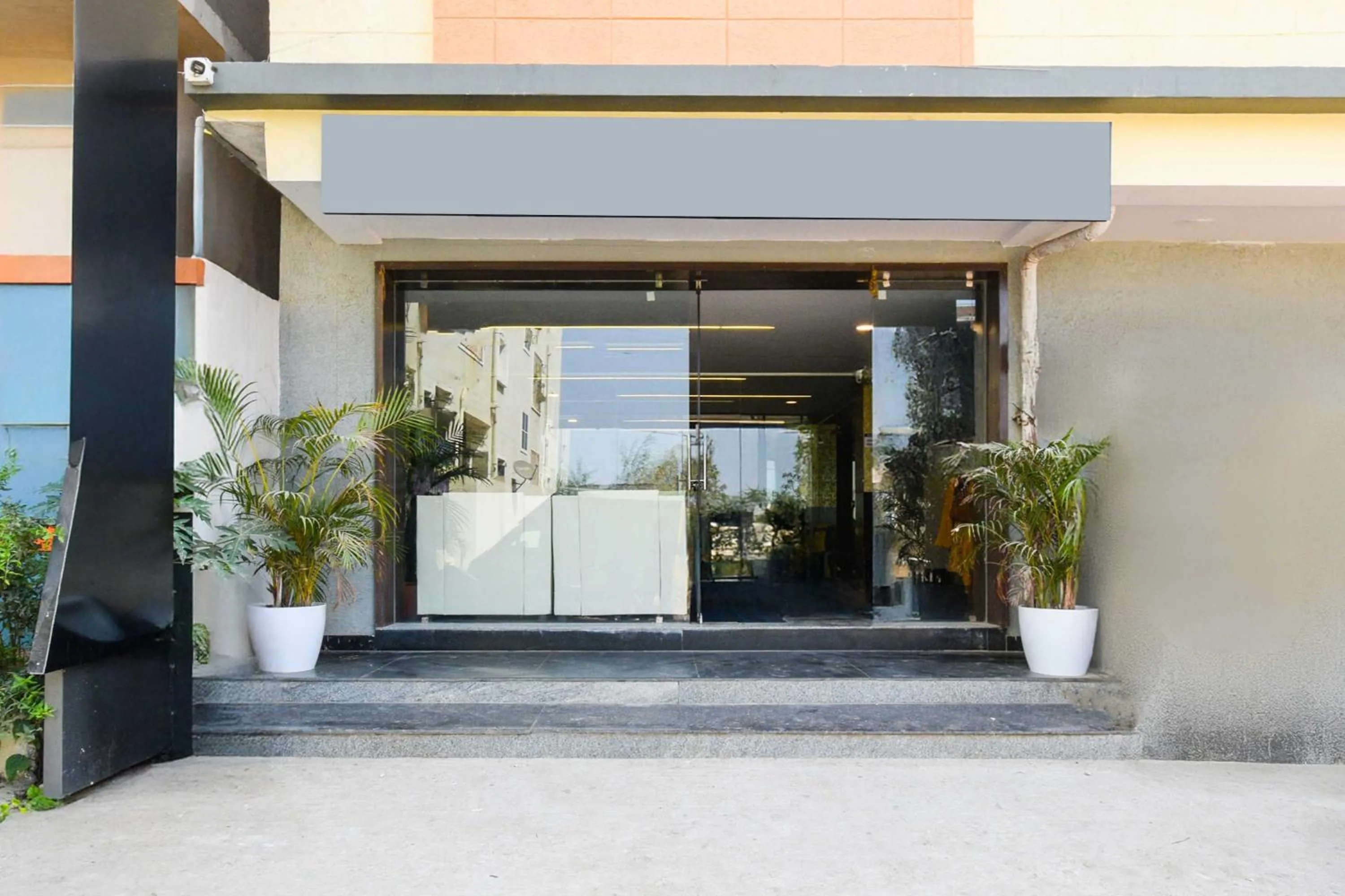Facade/entrance in Townhouse Oak Shamshabad Paradise