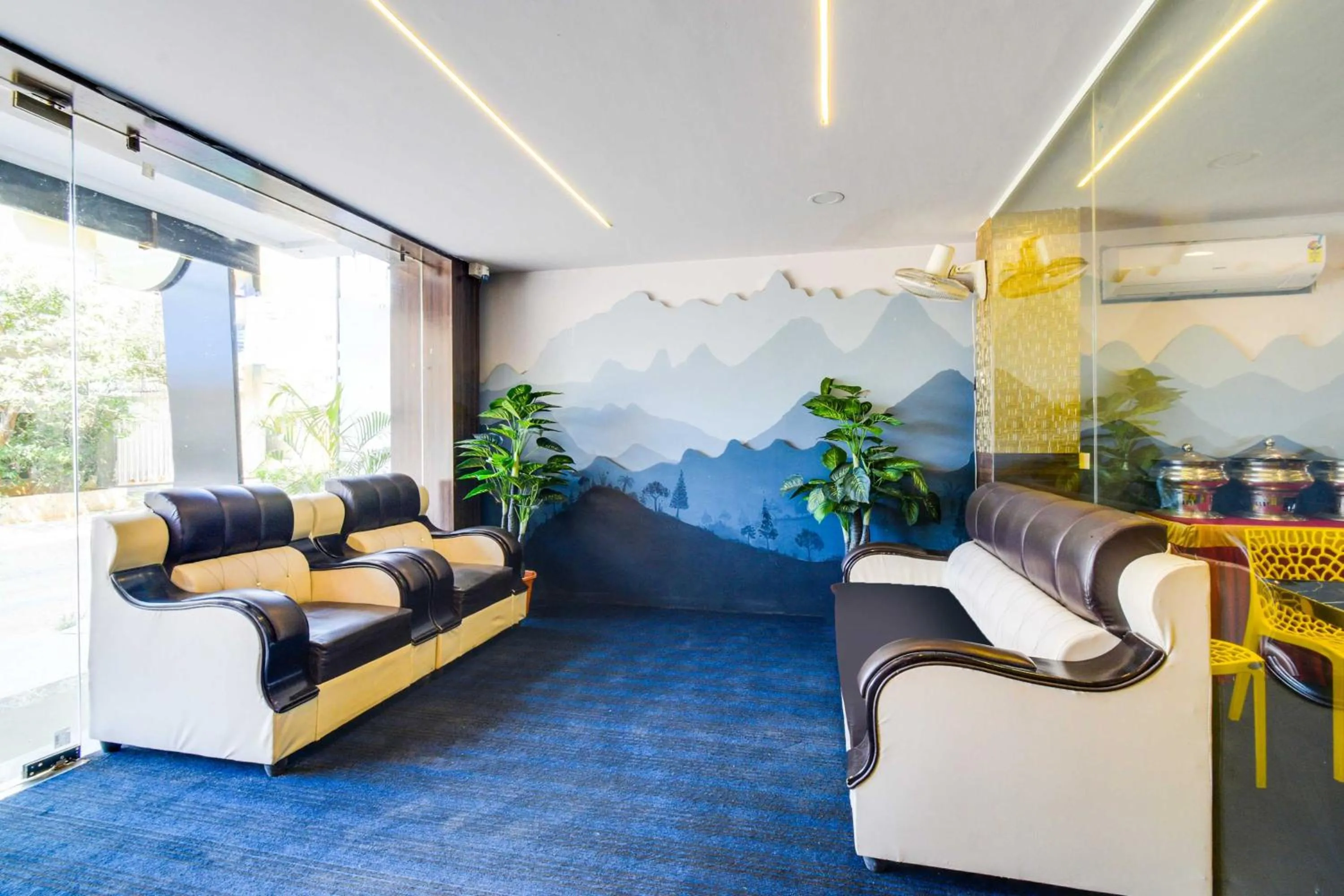 Lobby or reception in Townhouse Oak Shamshabad Paradise