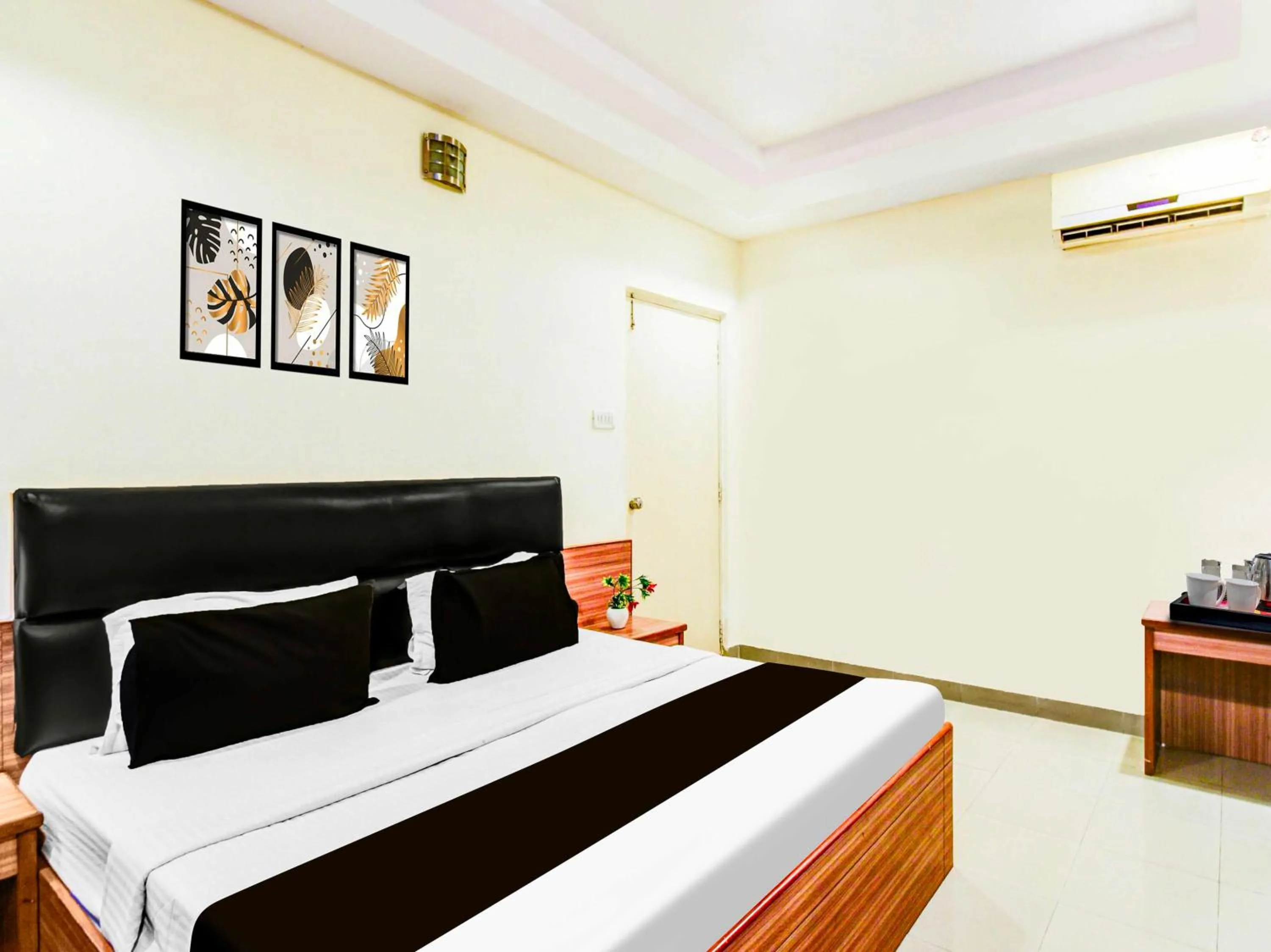 Townhouse Oak Hyderabad Lakdi-Ka-Pul Metro Station