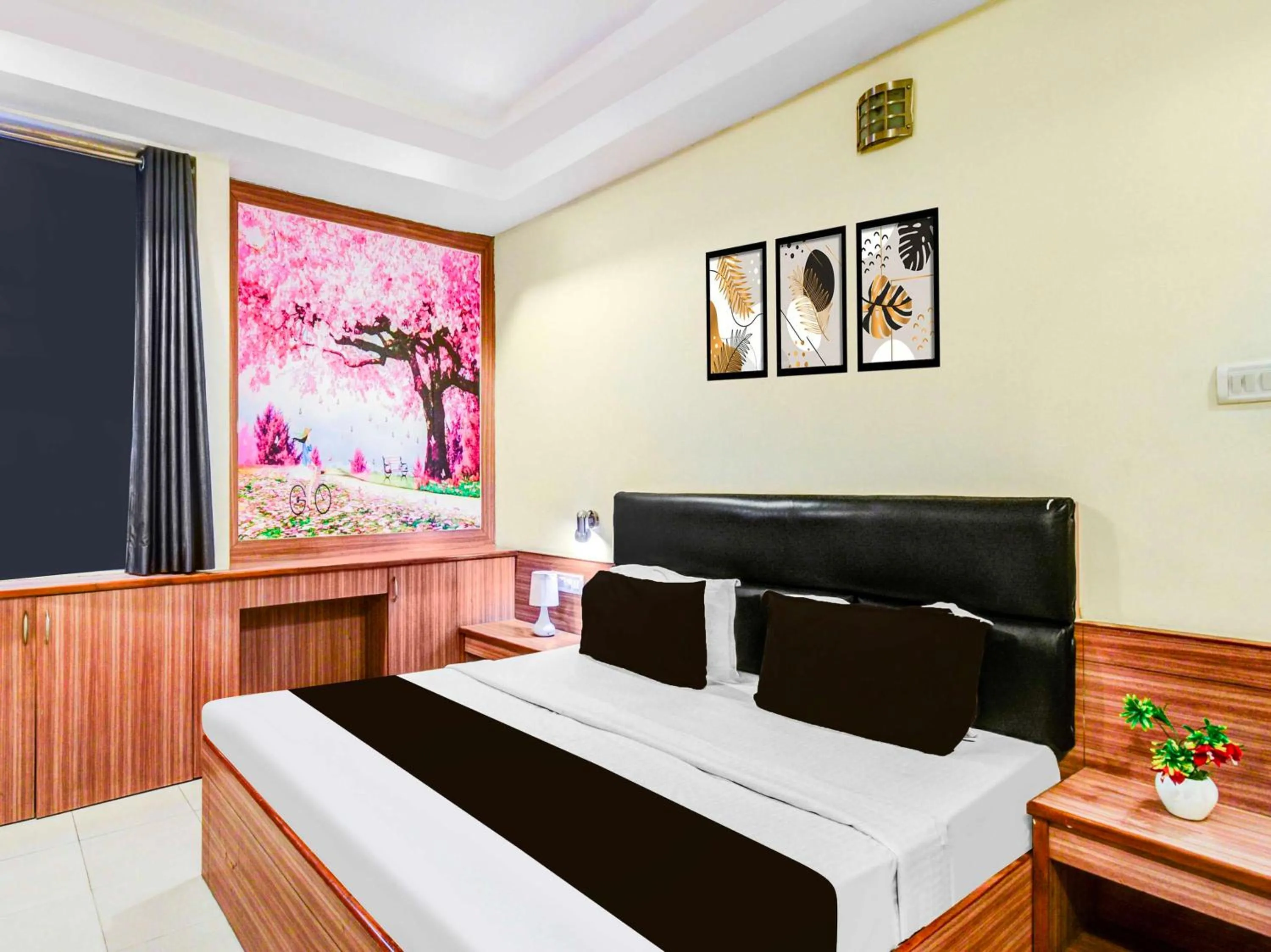 Townhouse Oak Hyderabad Lakdi-Ka-Pul Metro Station