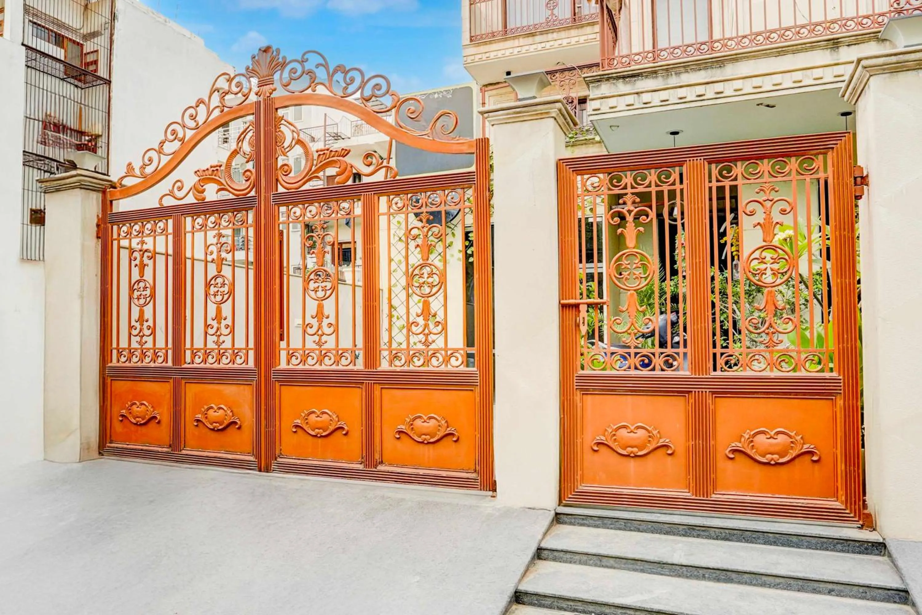 Facade/entrance in Townhouse Oak Sector 47 Near Medanta