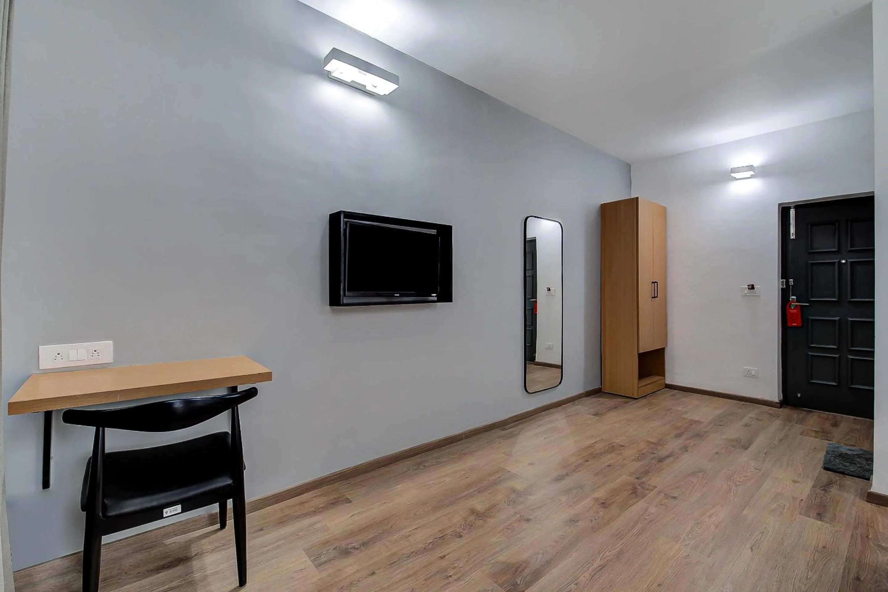 Bedroom in Collection O Tynampet Metro Station