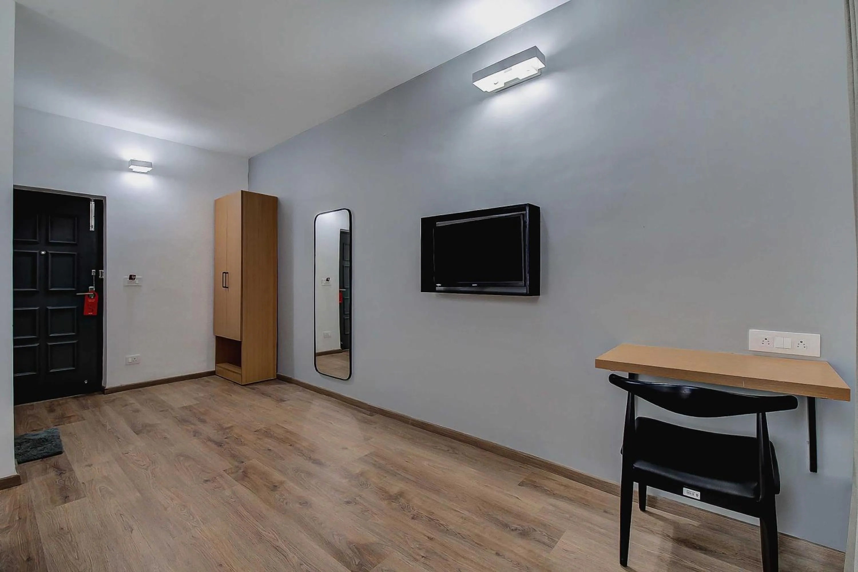 Bedroom in Collection O Tynampet Metro Station