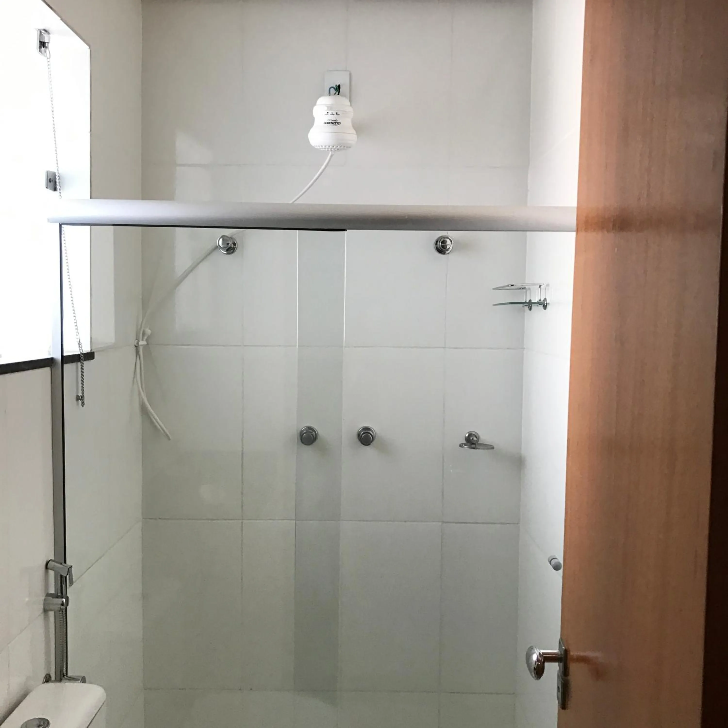 Bathroom in QualyLeste Hotel