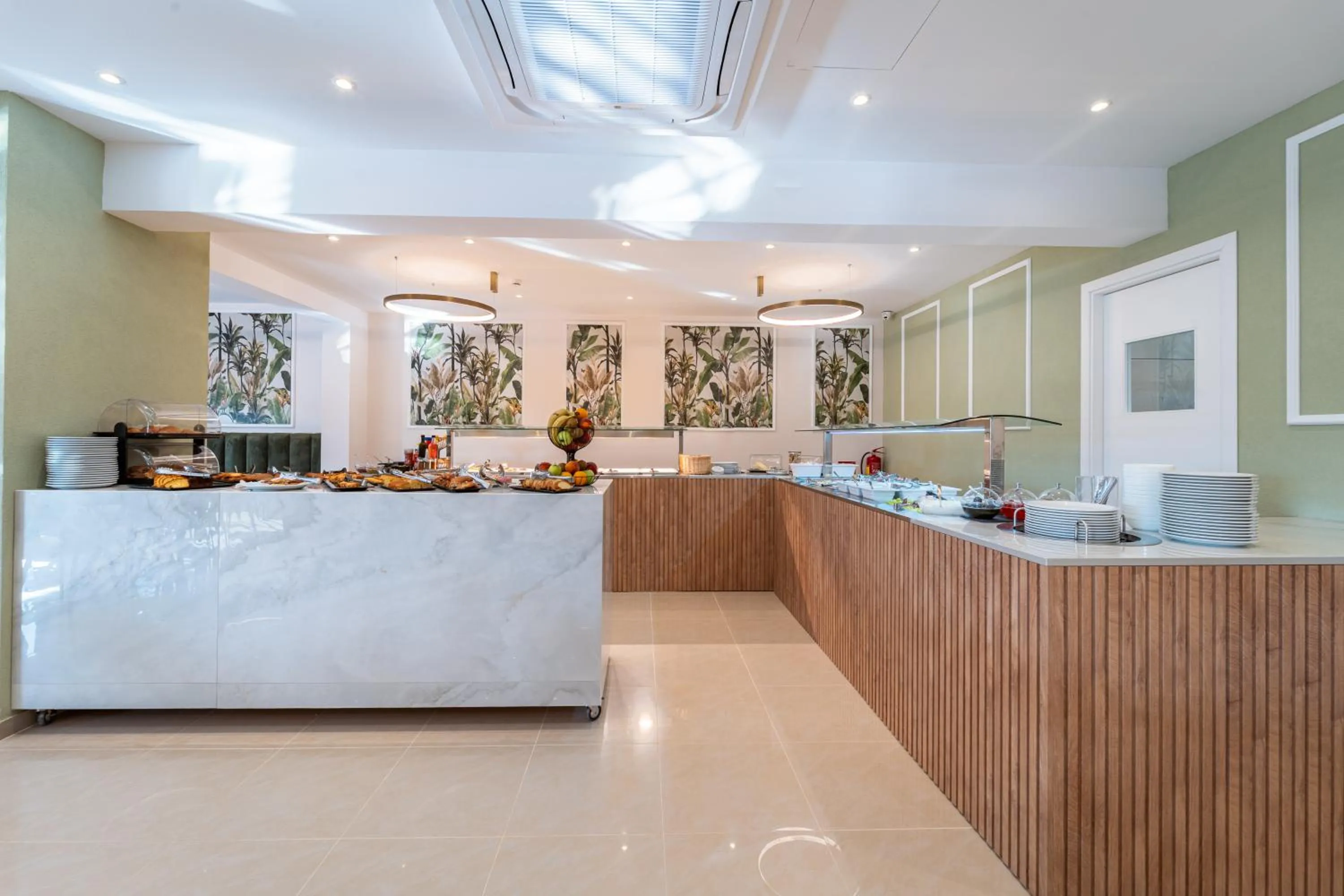 Breakfast in Philia Center Suites