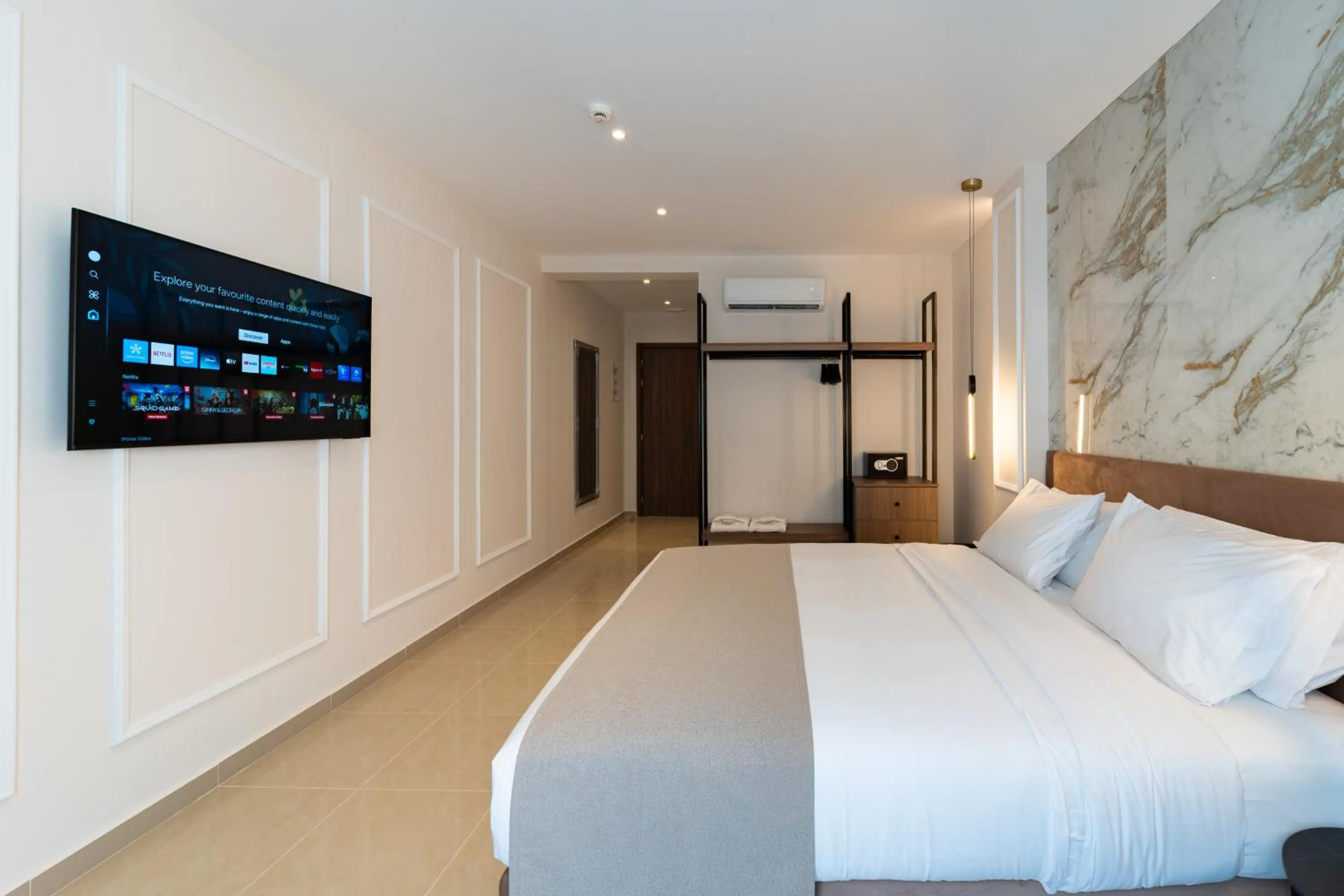 Photo of the whole room, Bed in Philia Center Suites