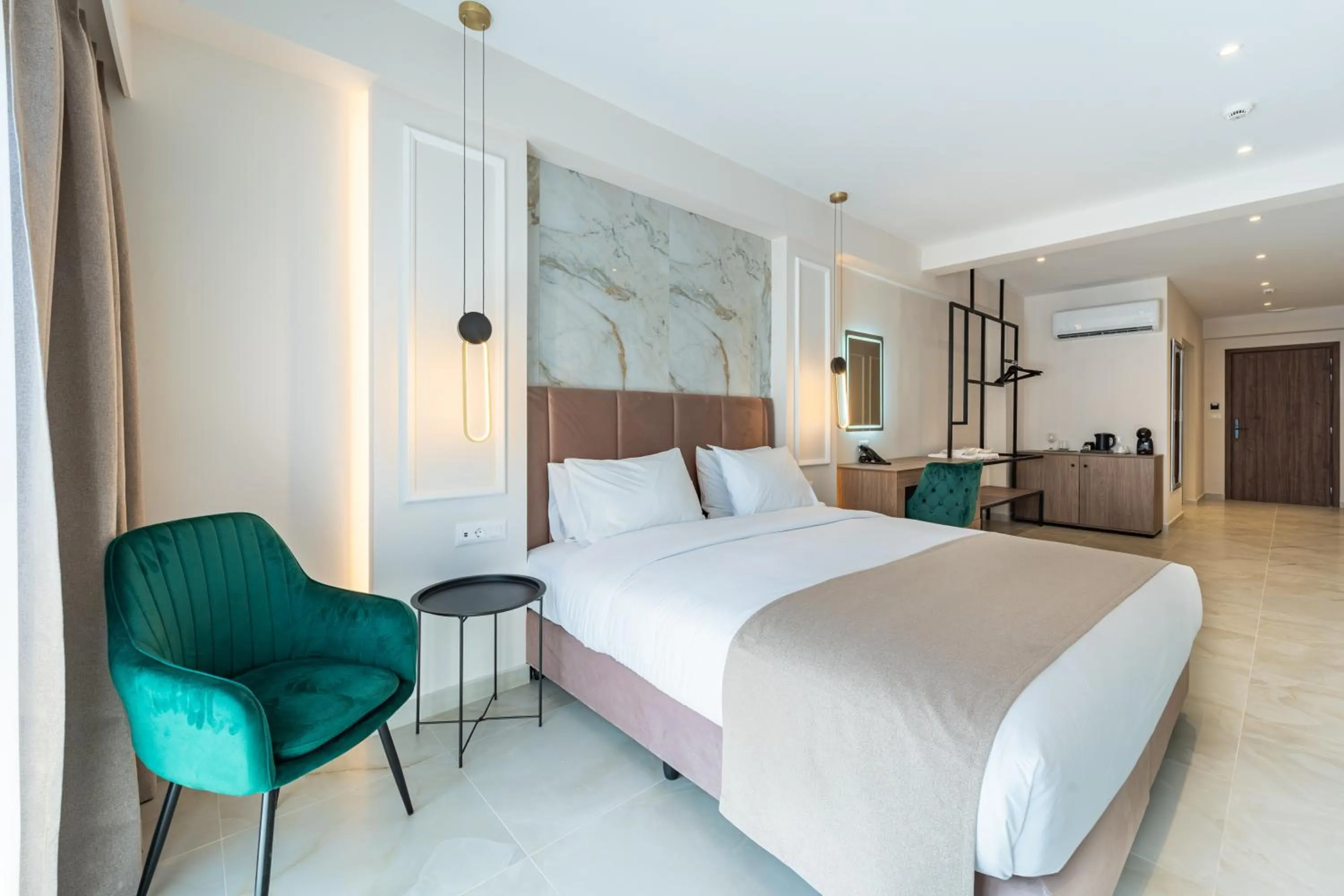 Photo of the whole room, Bed in Philia Center Suites