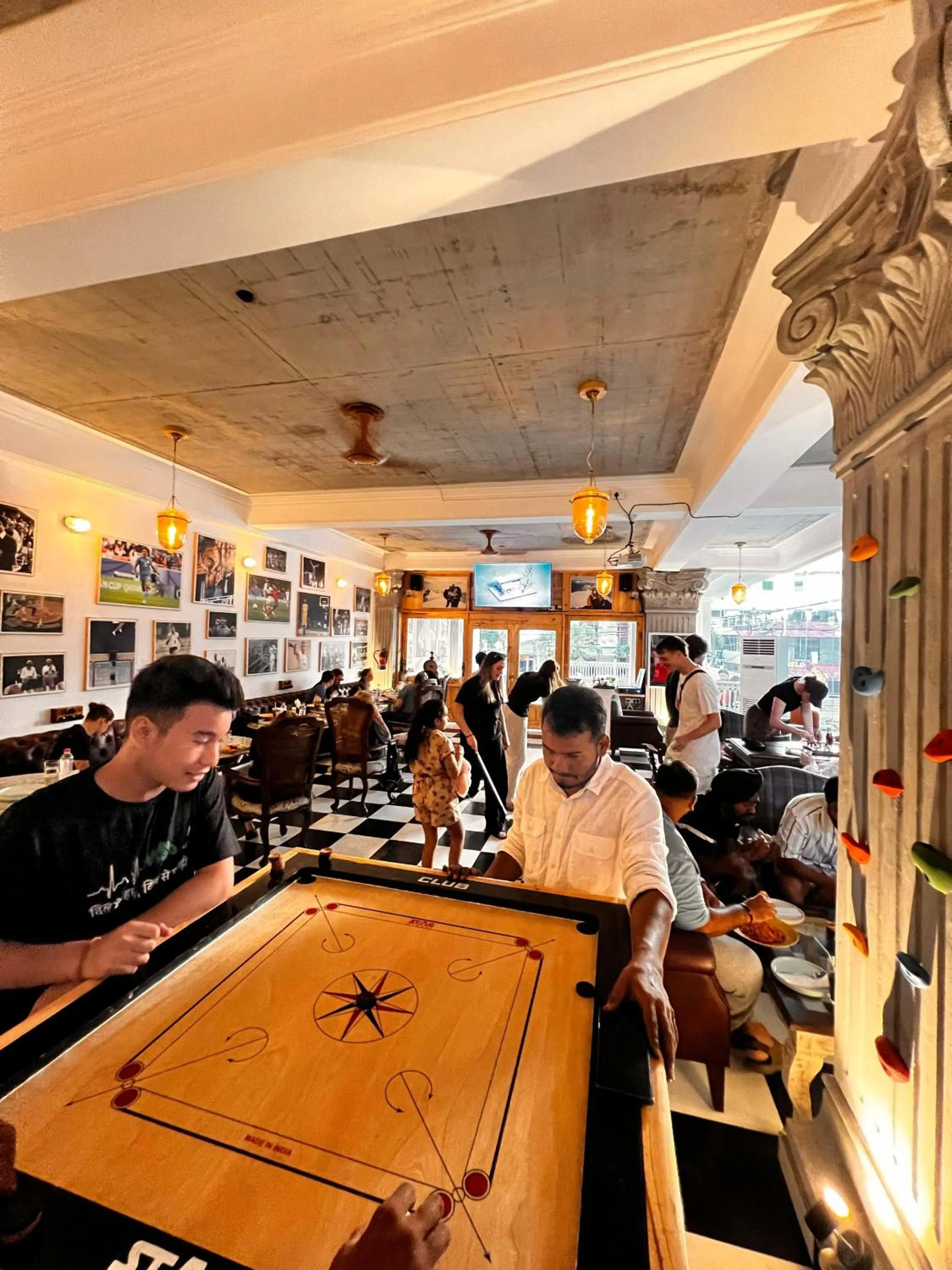 Restaurant/places to eat in 22 Heights