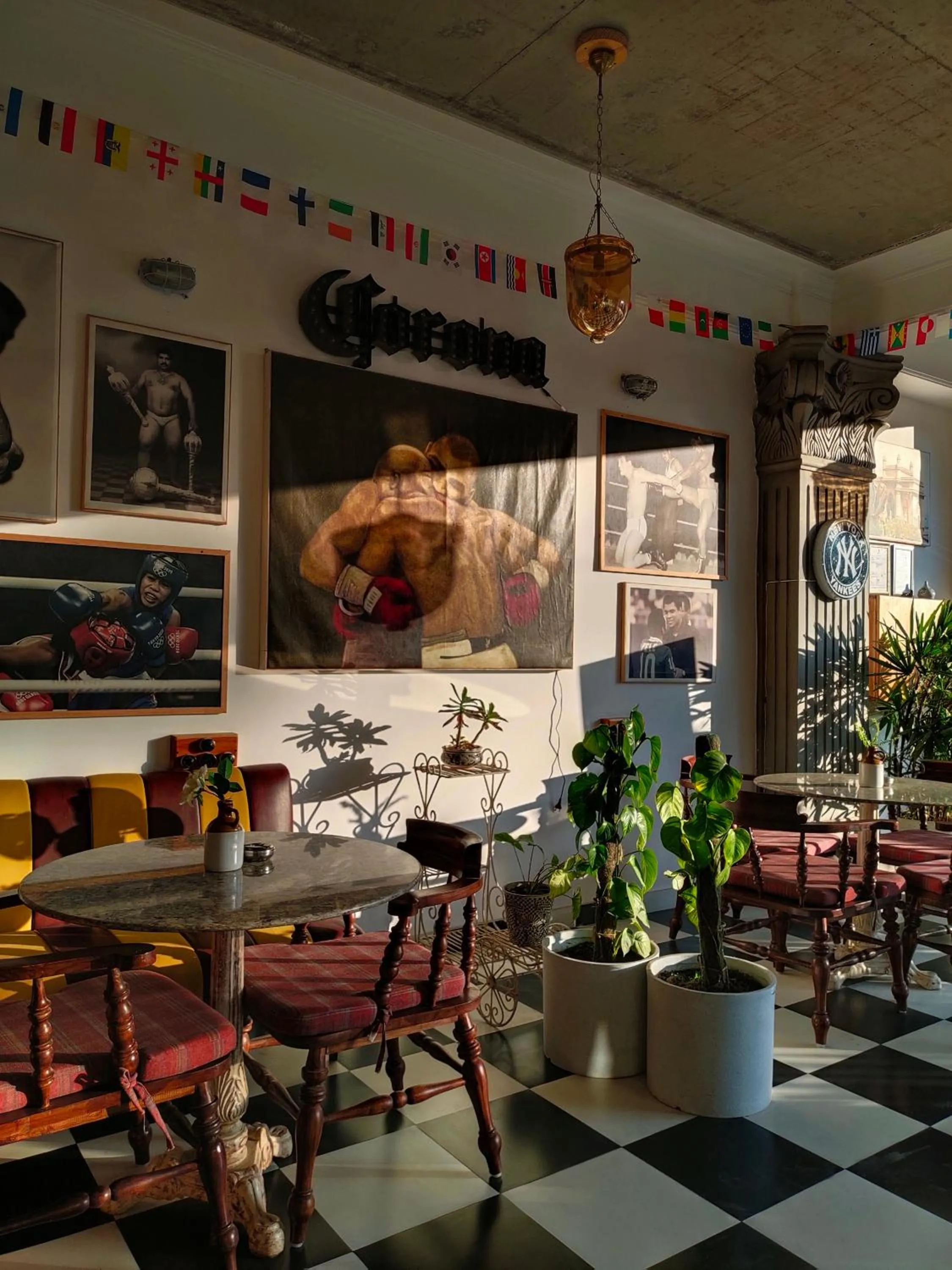 Restaurant/places to eat in 22 Heights