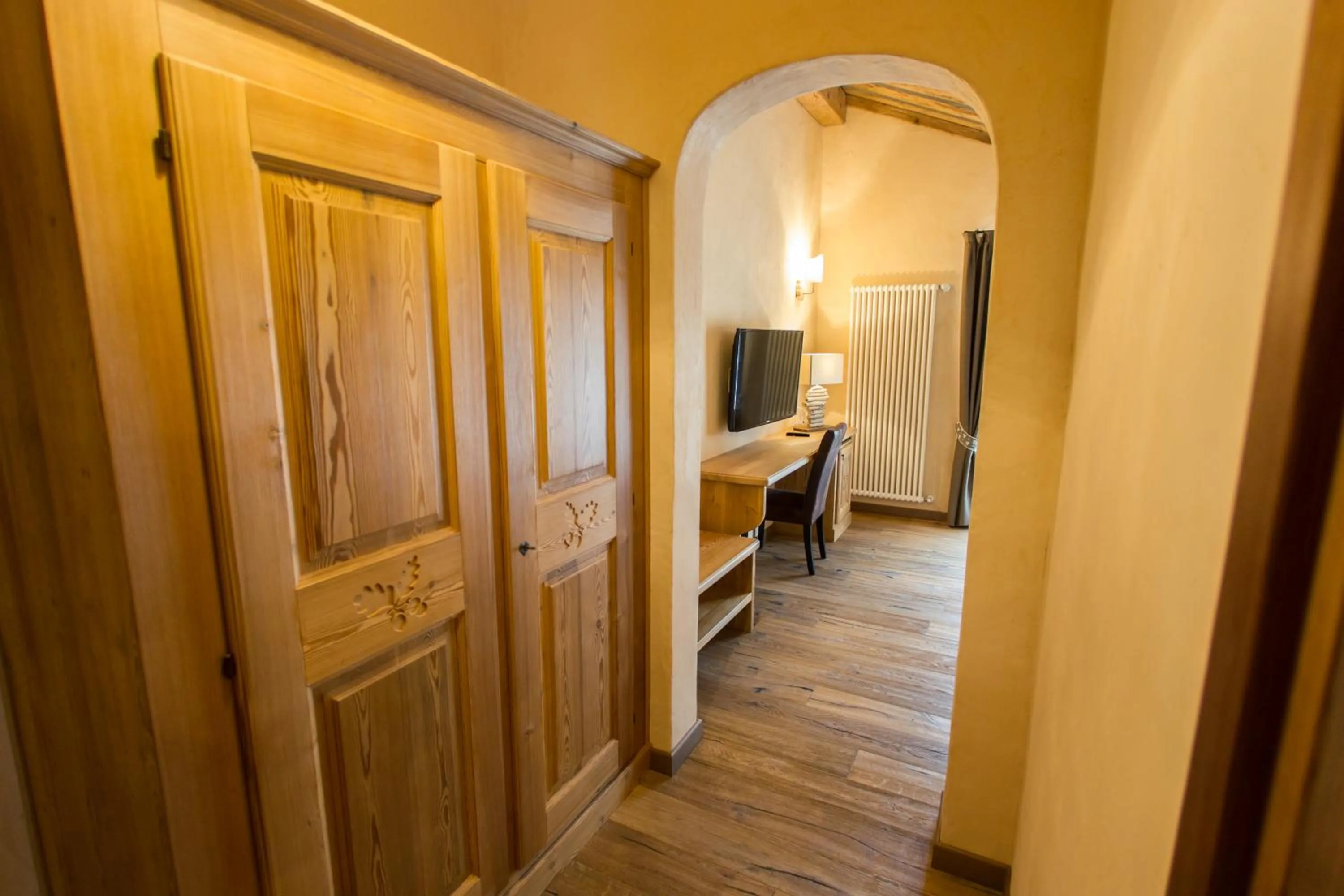 Bedroom, Bed in Hotel Les Montagnards