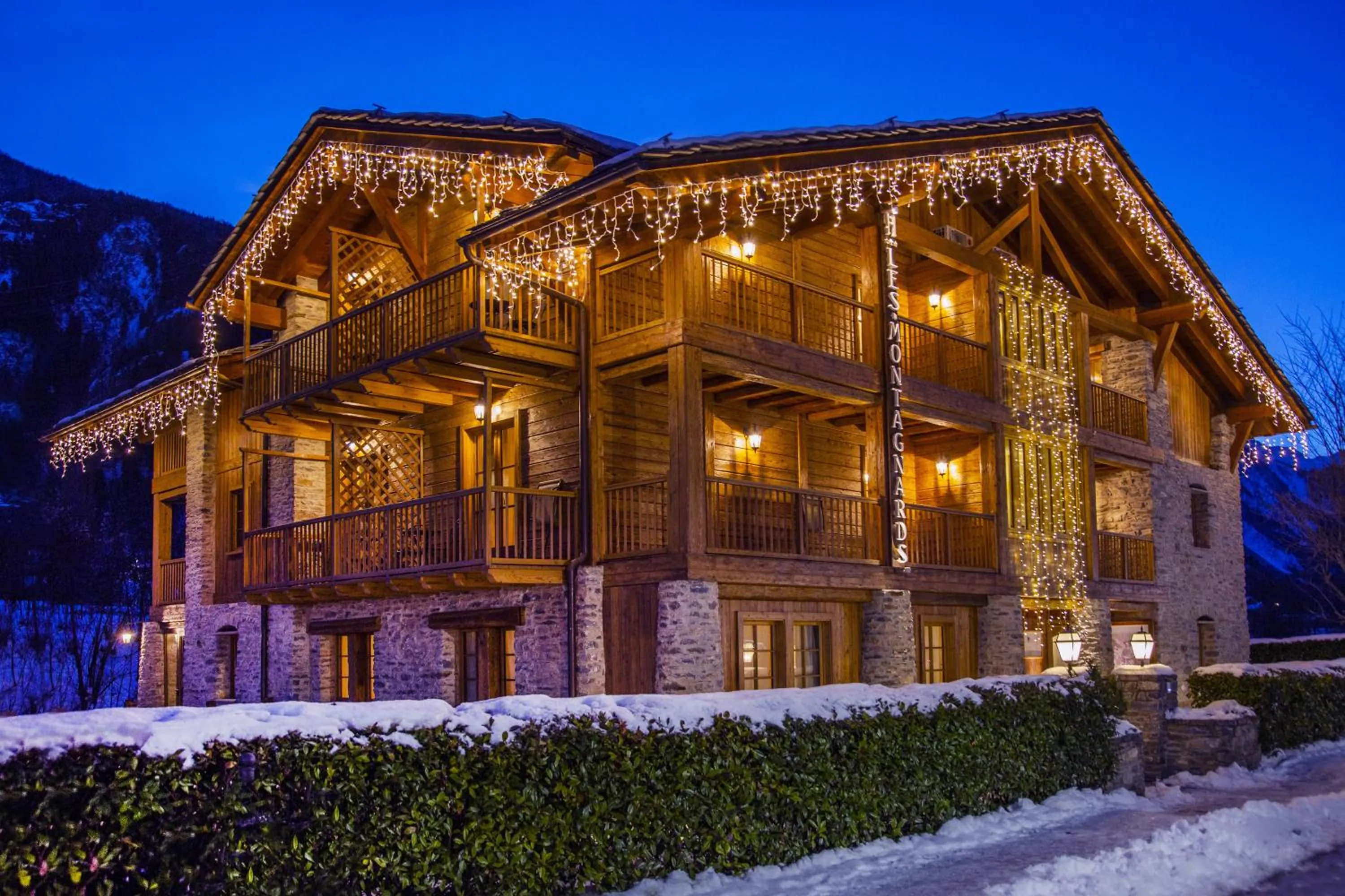 Property building in Hotel Les Montagnards