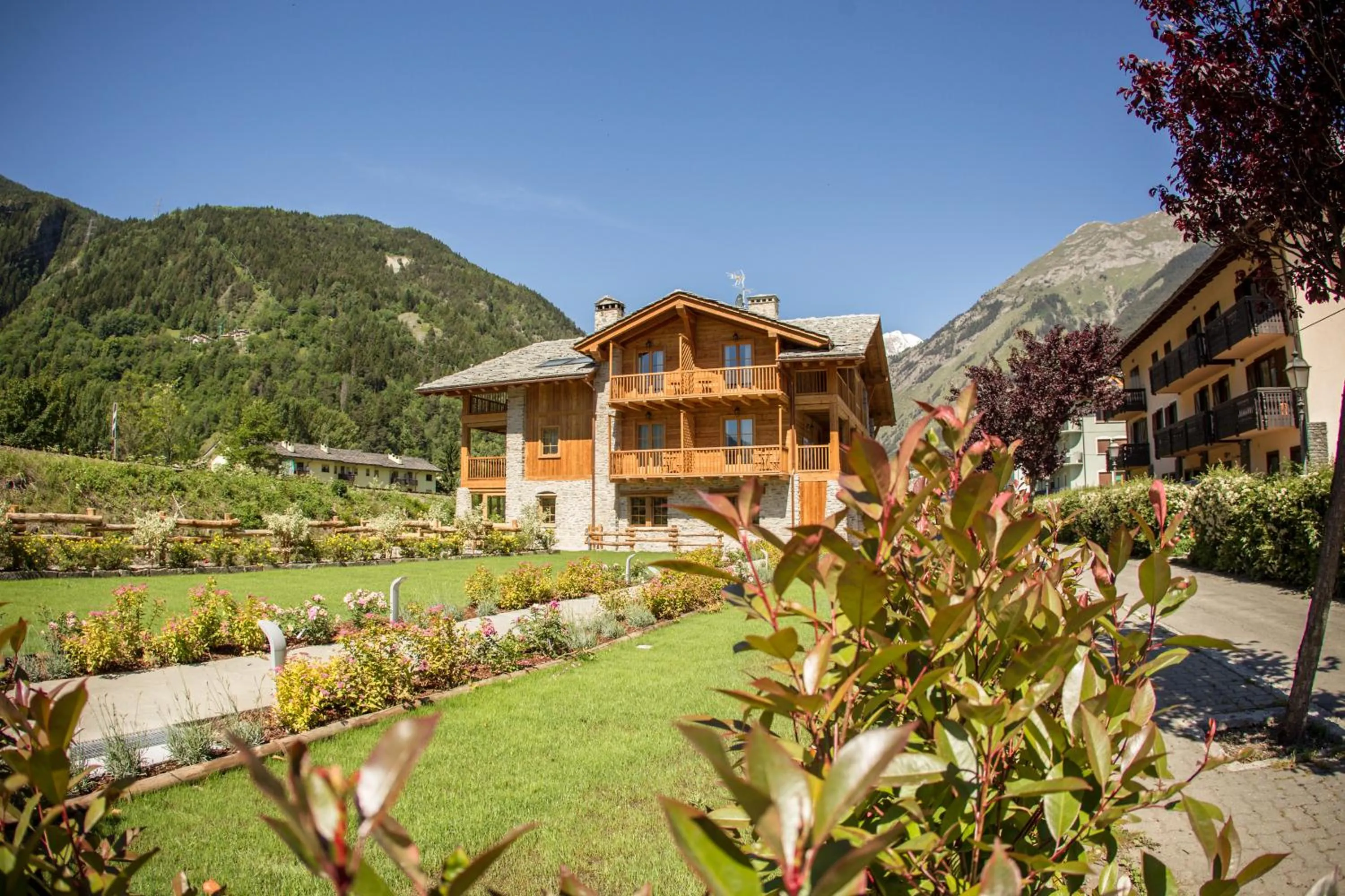 Property building in Hotel Les Montagnards