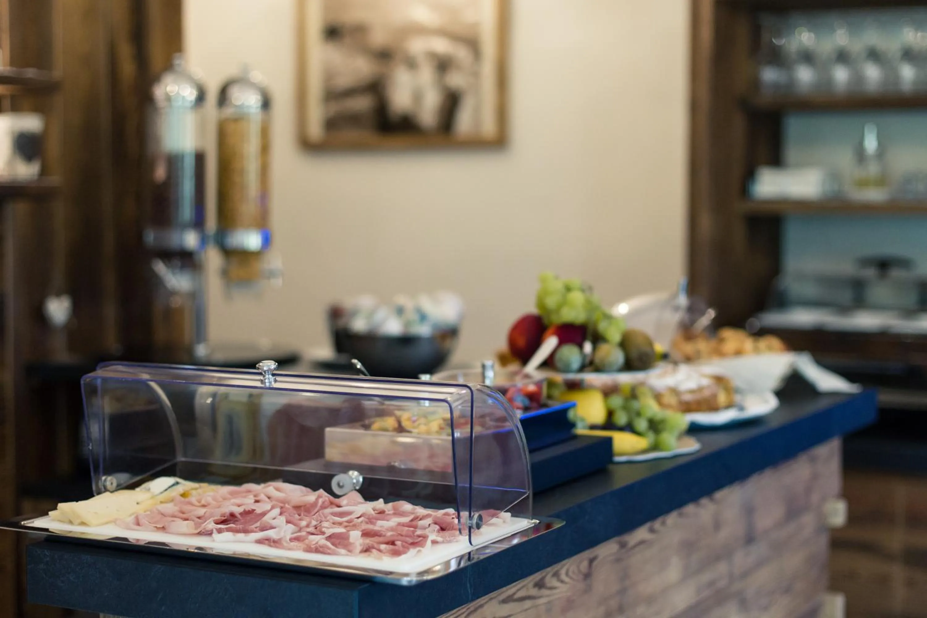 Buffet breakfast in Hotel Les Montagnards