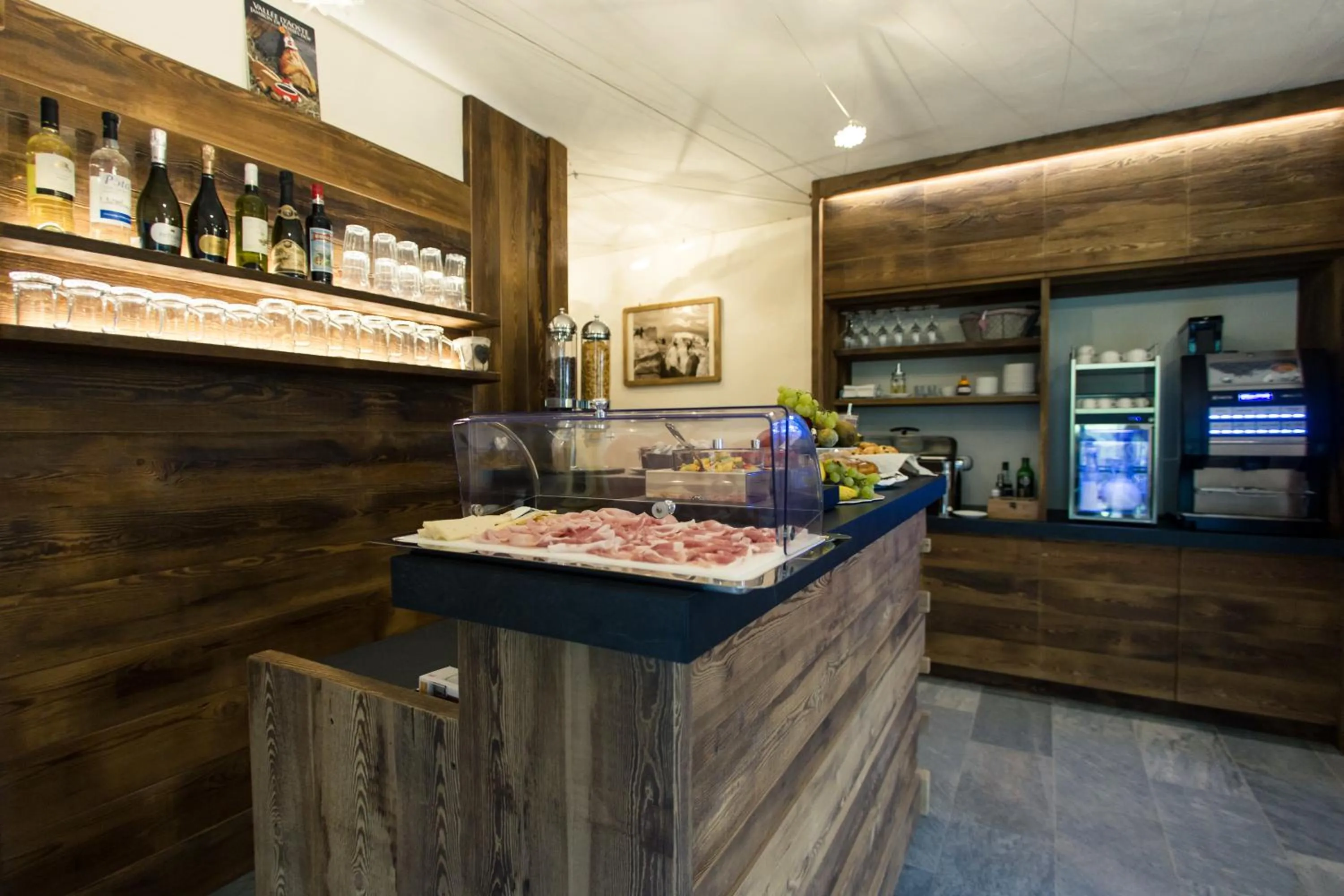 Coffee/tea facilities in Hotel Les Montagnards